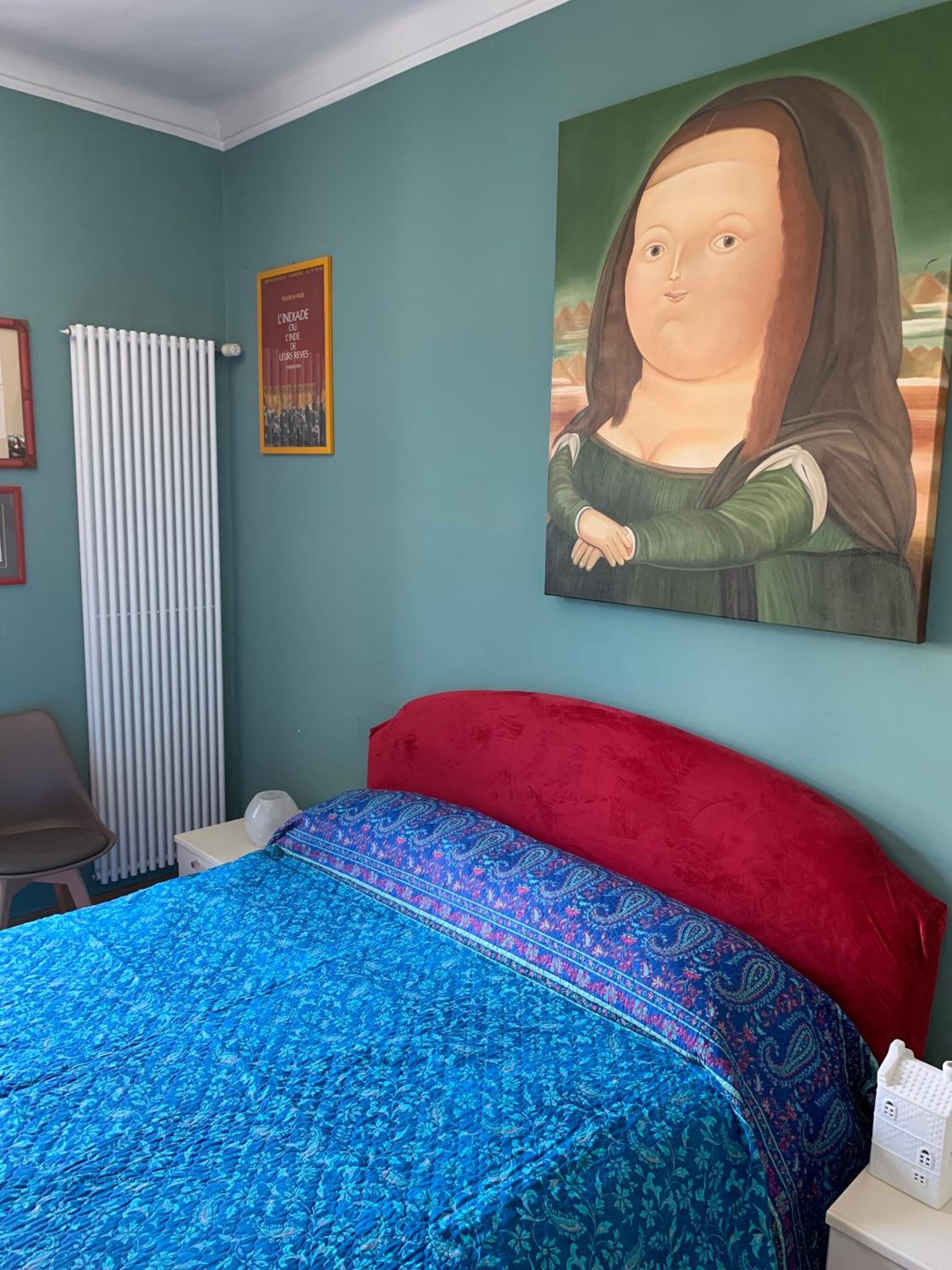 One-Bedroom Apartment photo 1