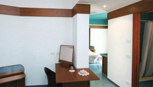 Triple Room with Sea-View Terrace photo 3