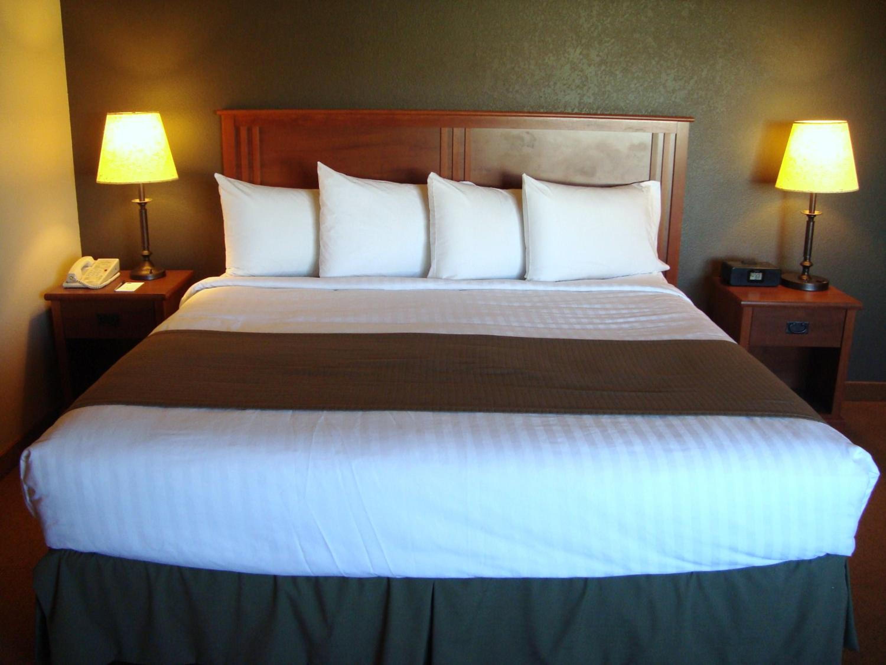 King Room - Non-Smoking - Photo 4