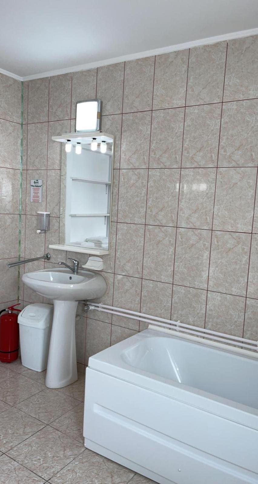 Classic Quadruple Room - Photo 8
