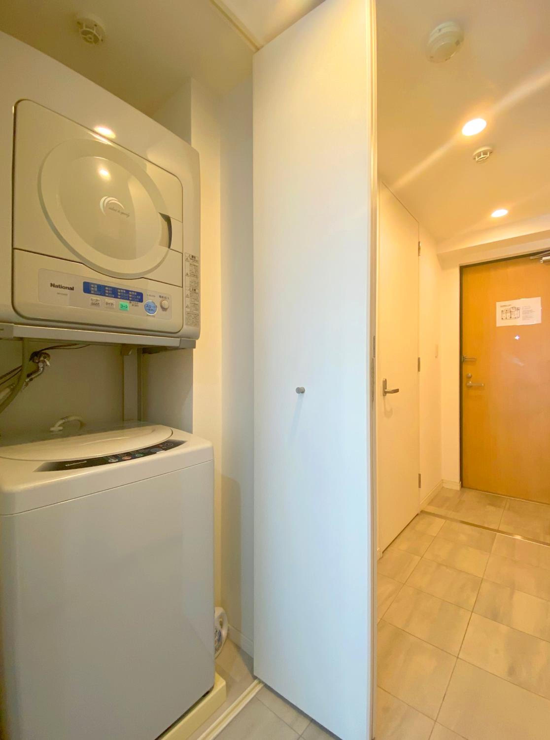 Apartment with Shower photo 2