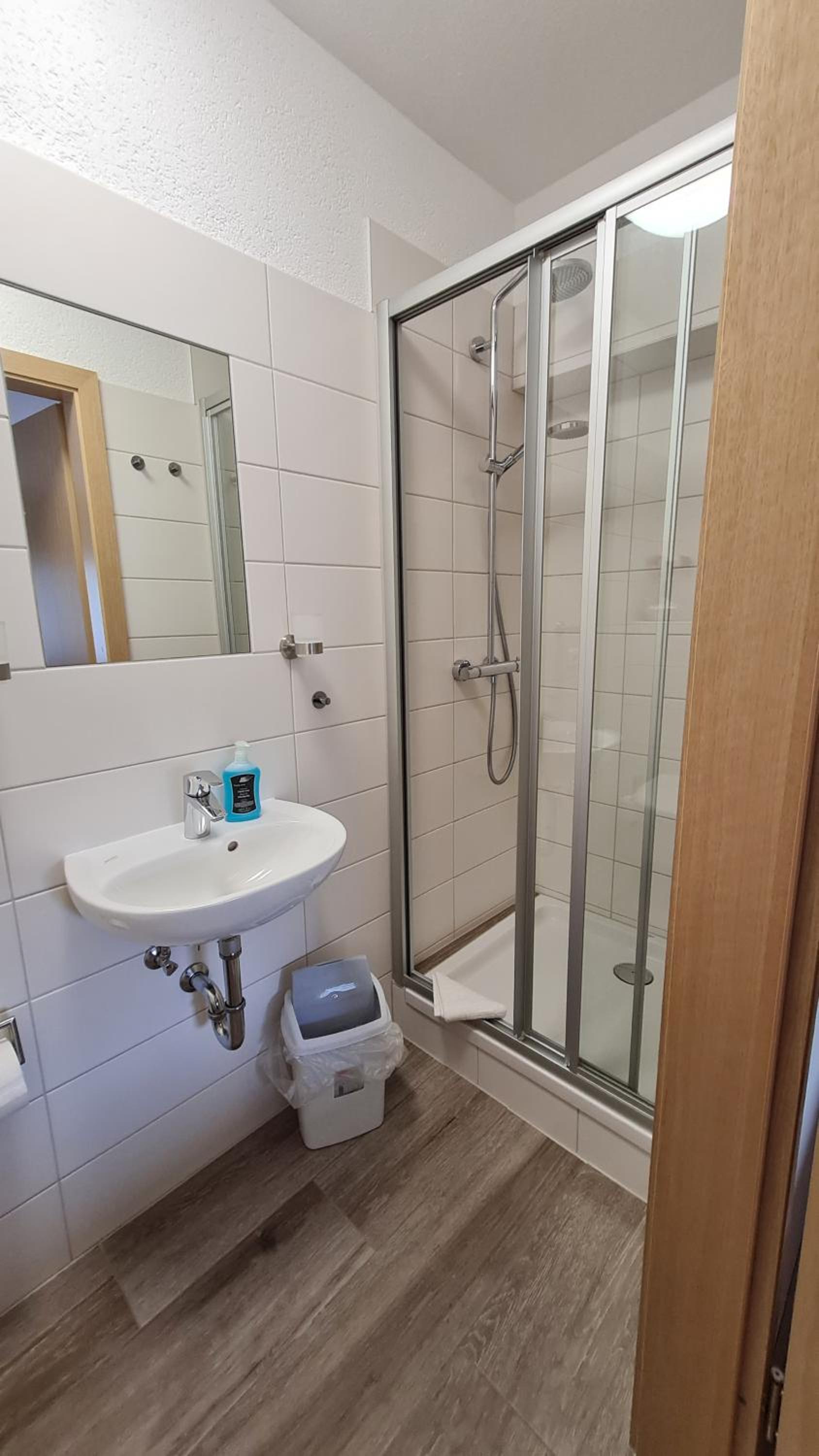 Deluxe Double Room (2 Adults + 1 Child)