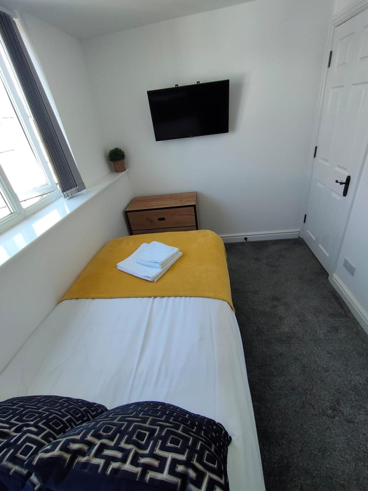Two-Bedroom Apartment photo 2