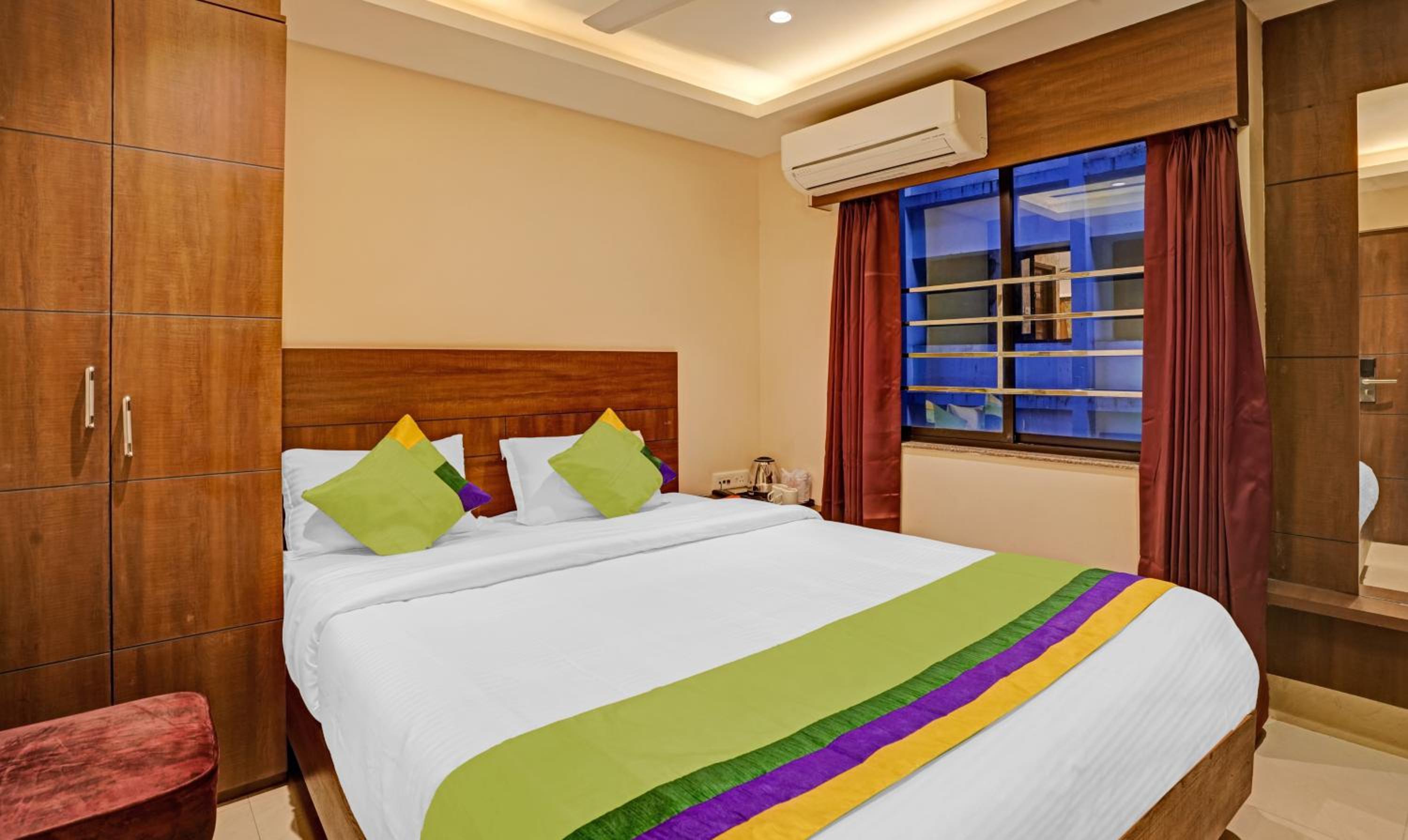 Economy Room