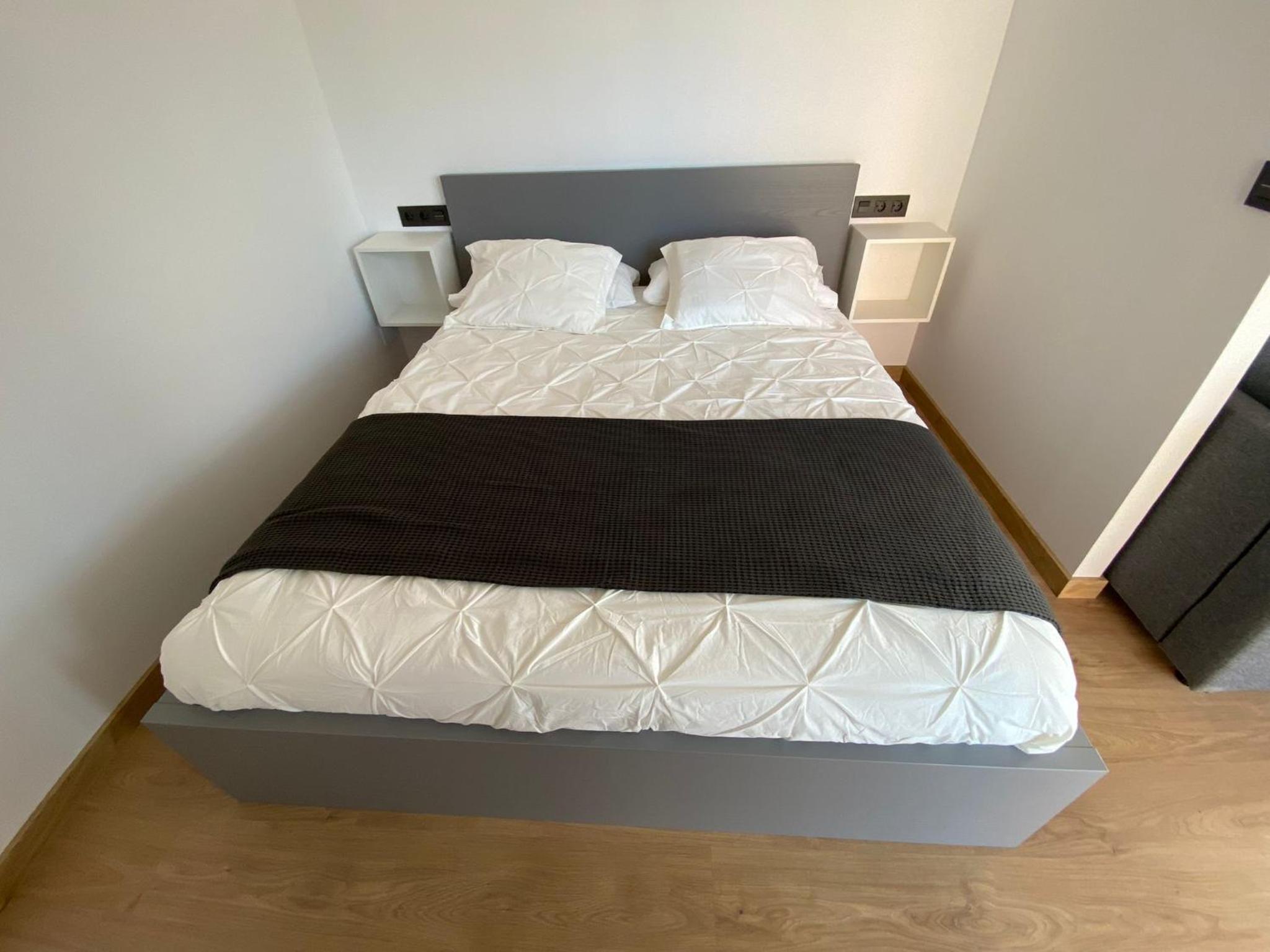 One-Bedroom Apartment photo 2