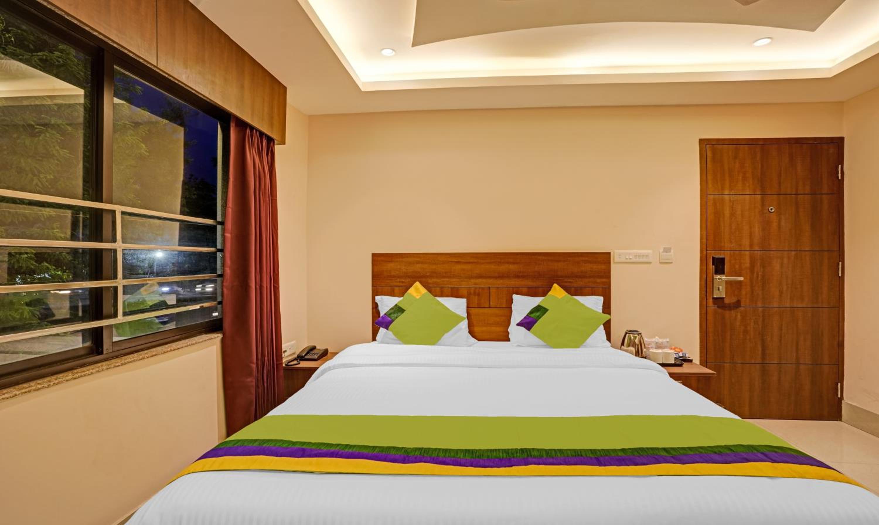 Deluxe Room - Photo 2