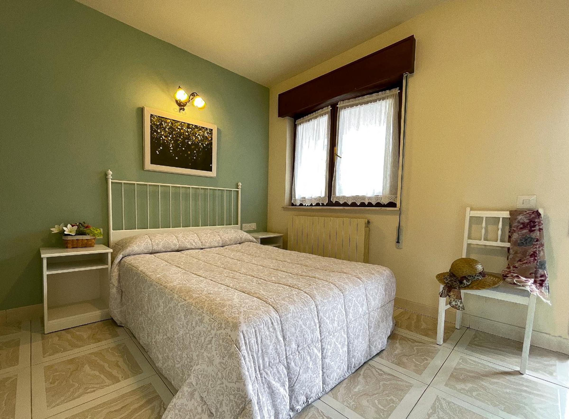 Double Room - Photo 3