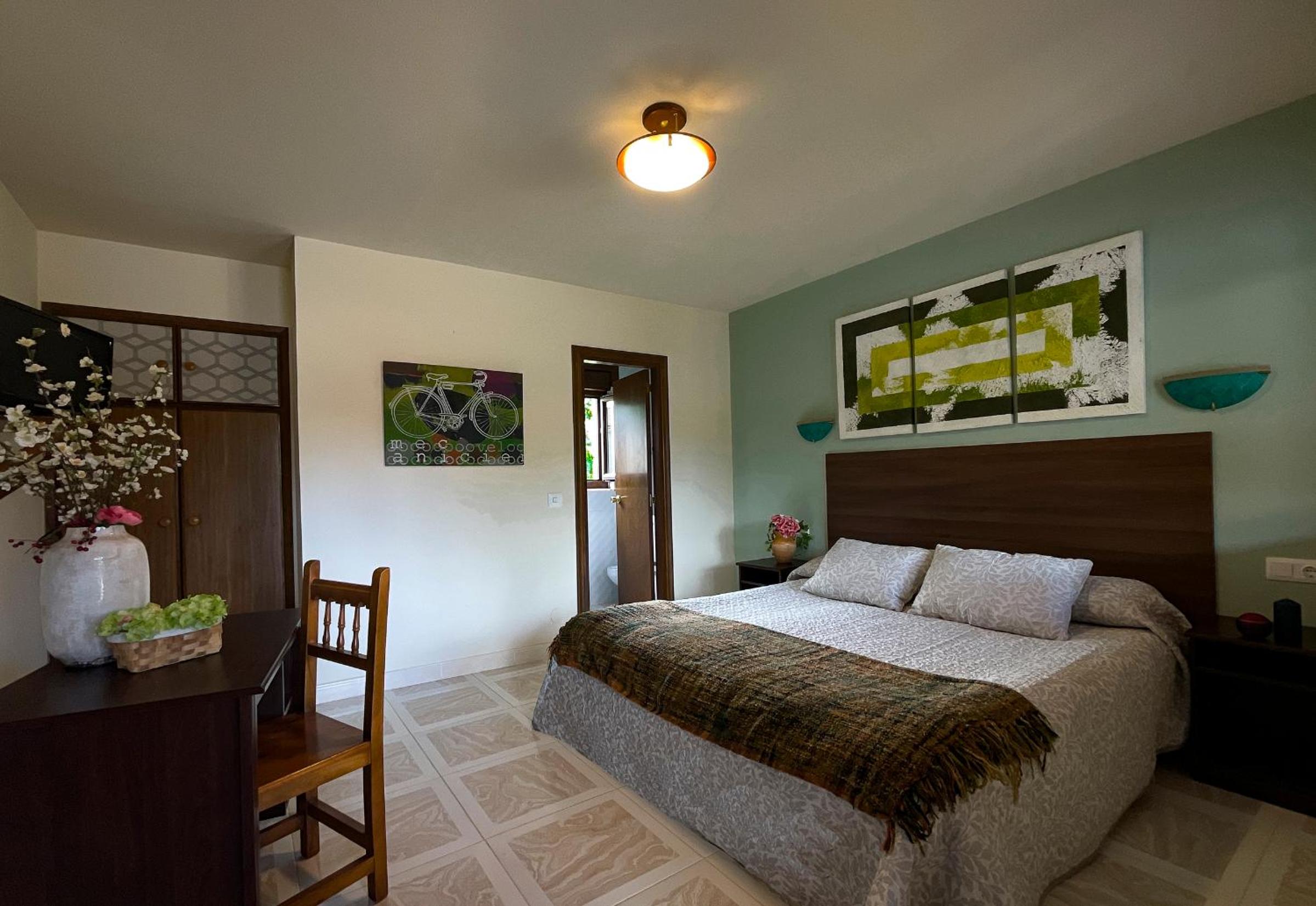 Double Room - Photo 9