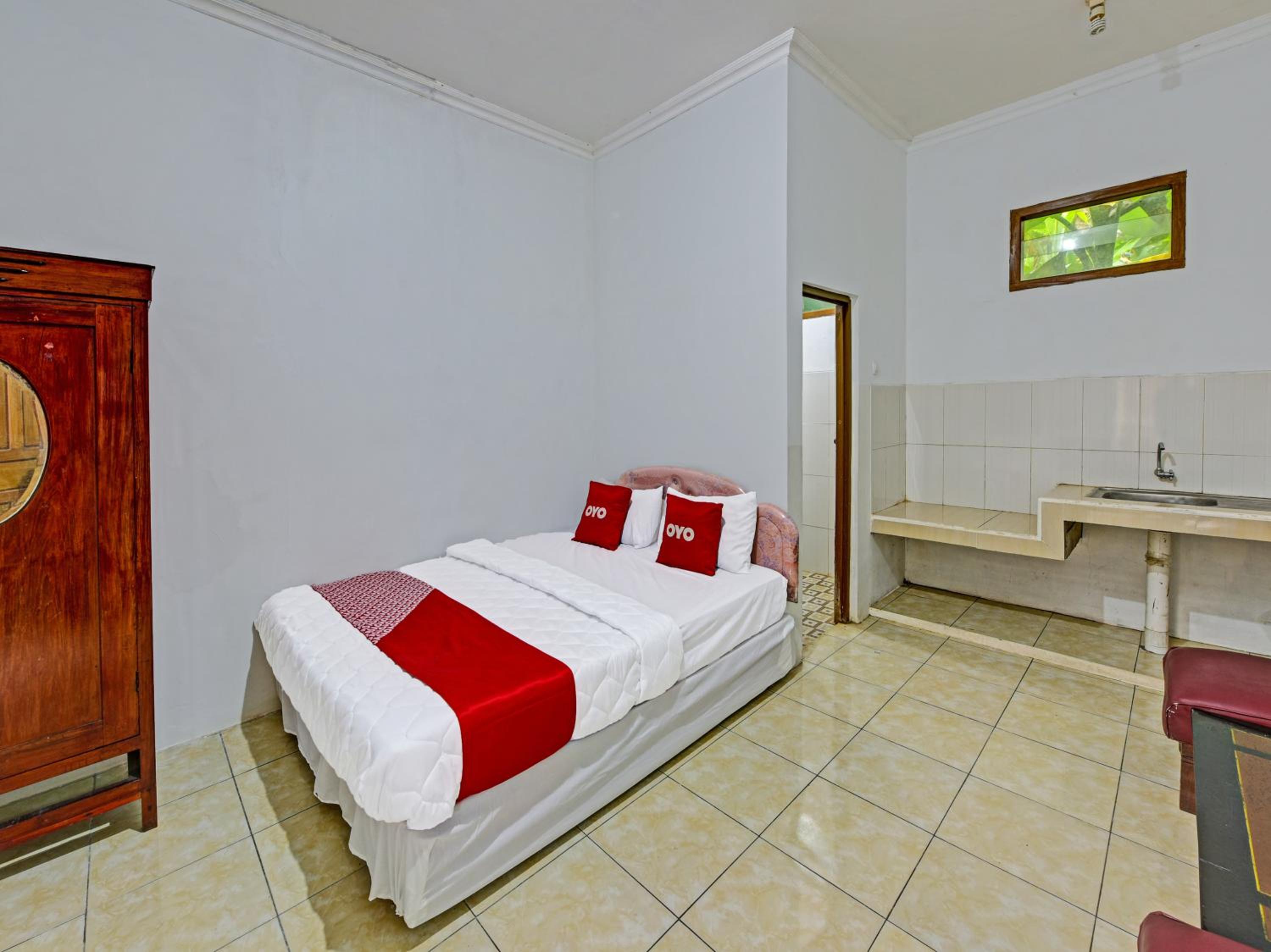 Budget Double Room photo 1