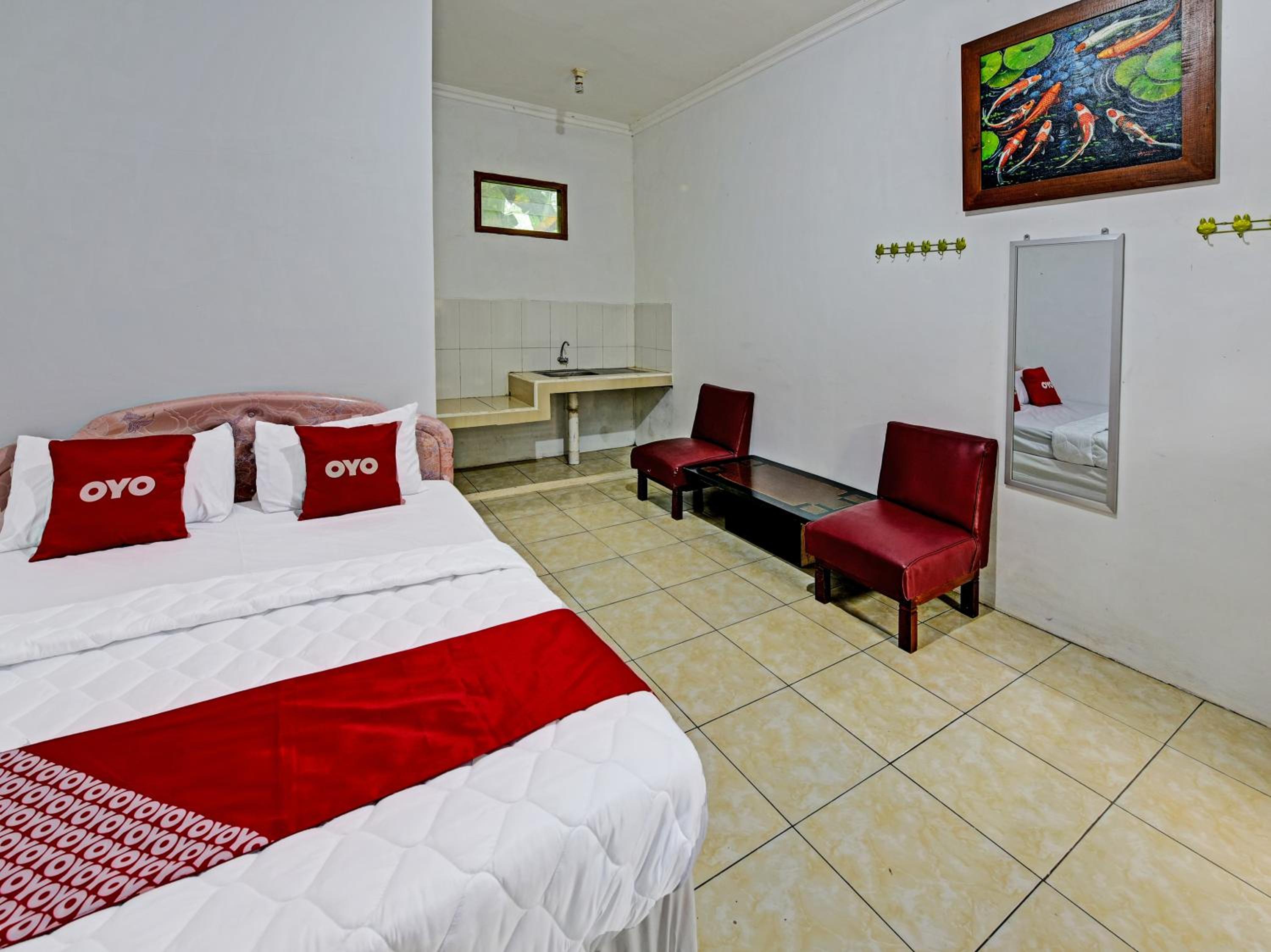 Budget Double Room photo 3