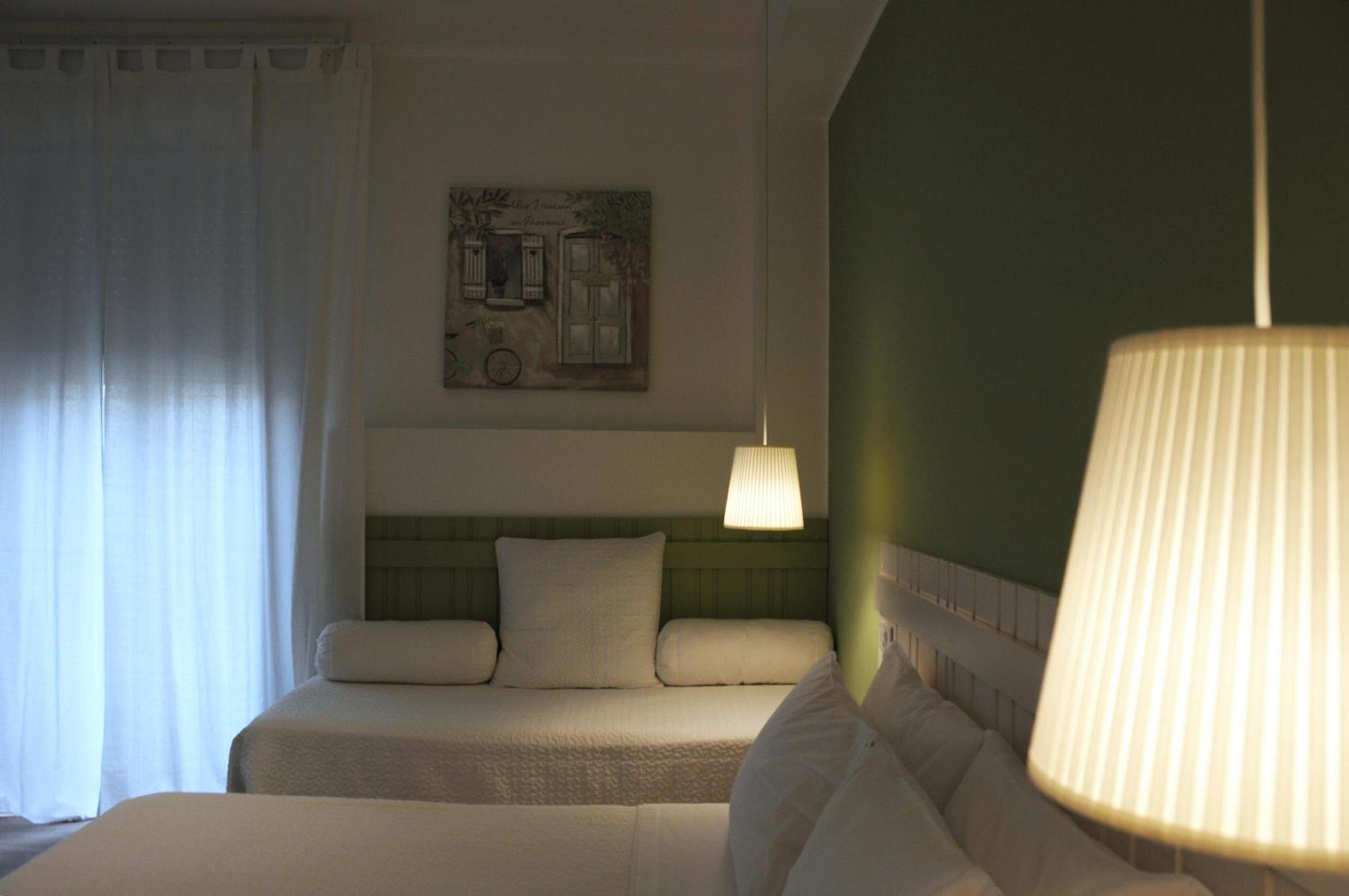 Deluxe Triple Room photo 3