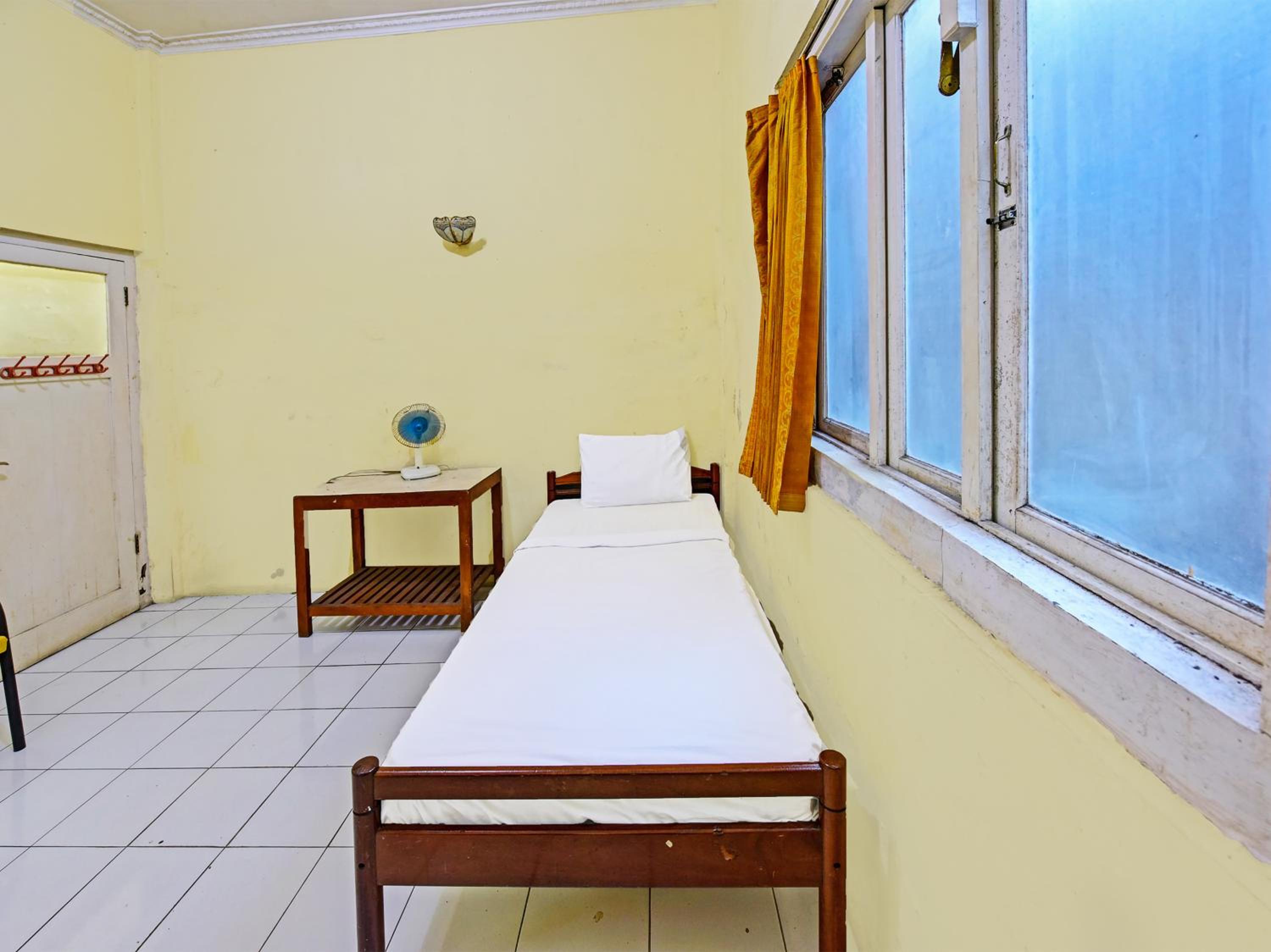 Small Single Room photo 2
