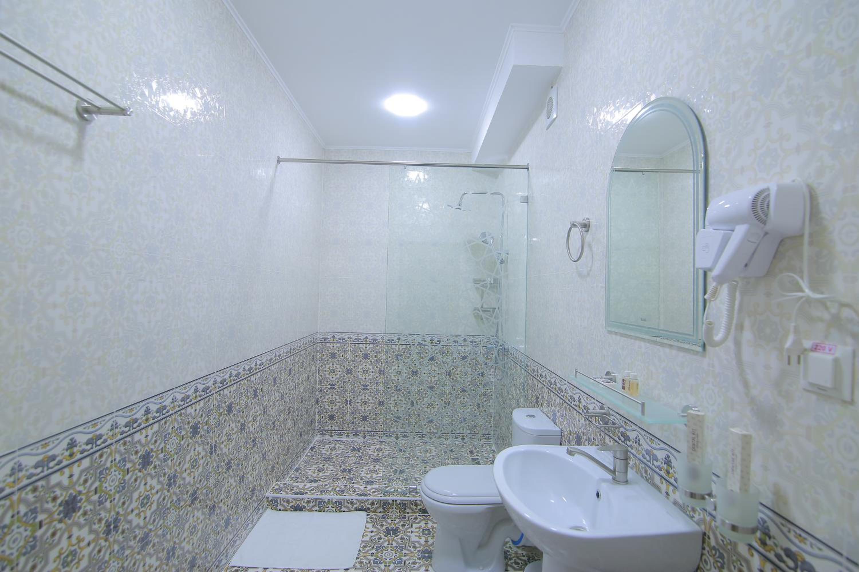 Large Double or Twin Room photo 1