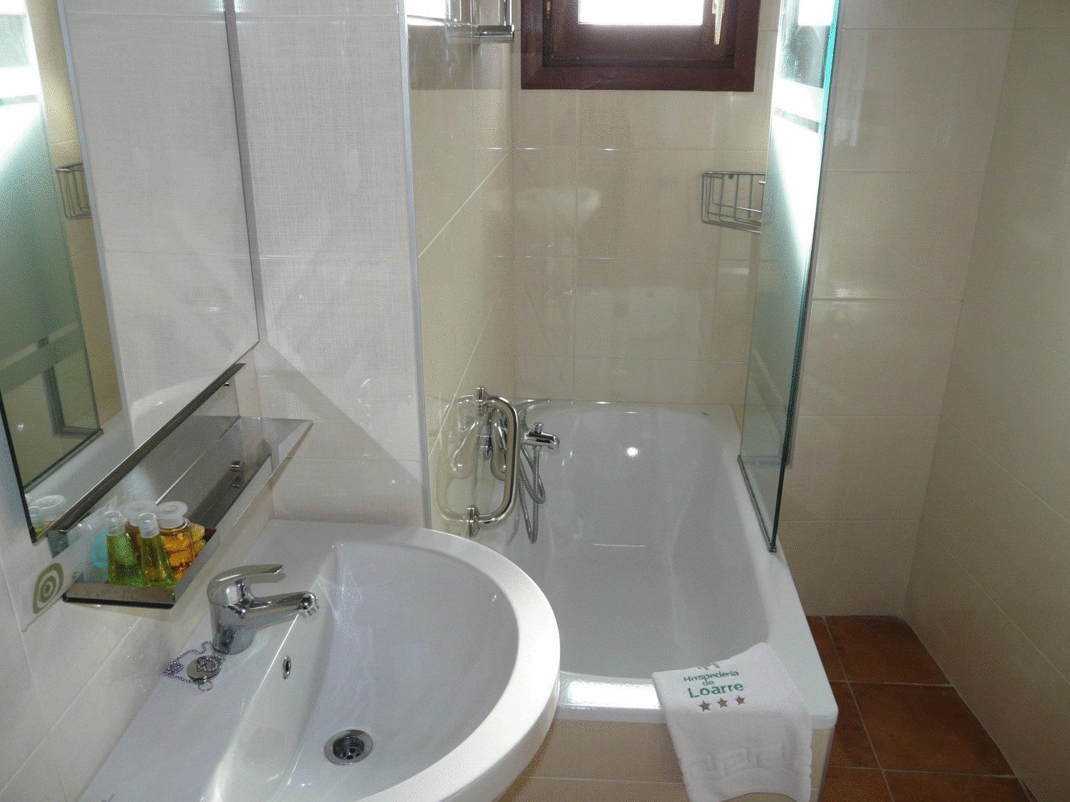 Single Room with Private Bathroom photo 2