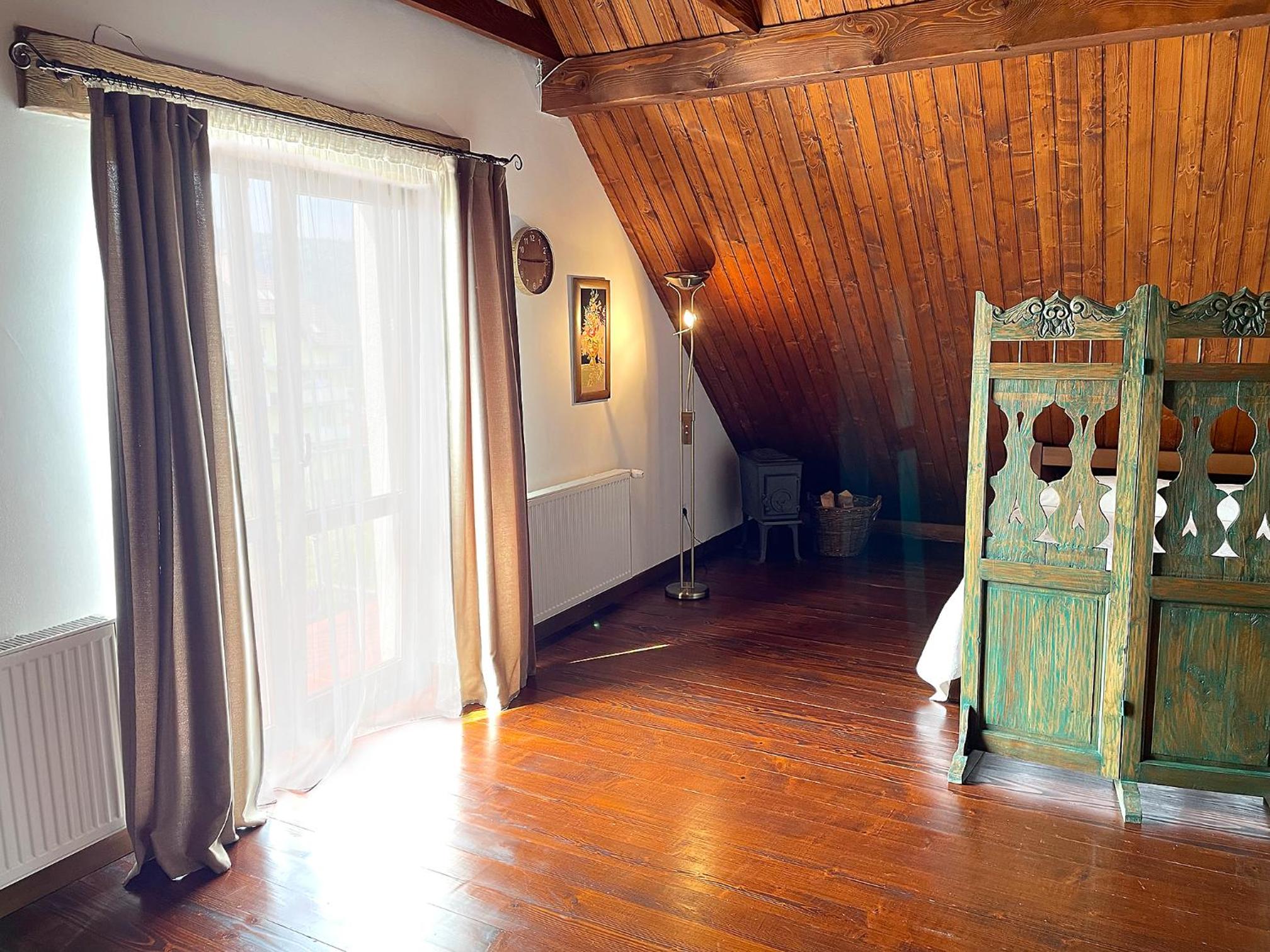 Superior Double or Twin Room with Mountain View photo 3