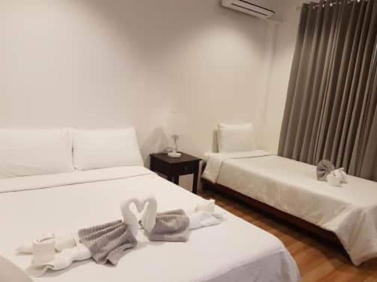 Double Room with Private Bathroom - Photo 4
