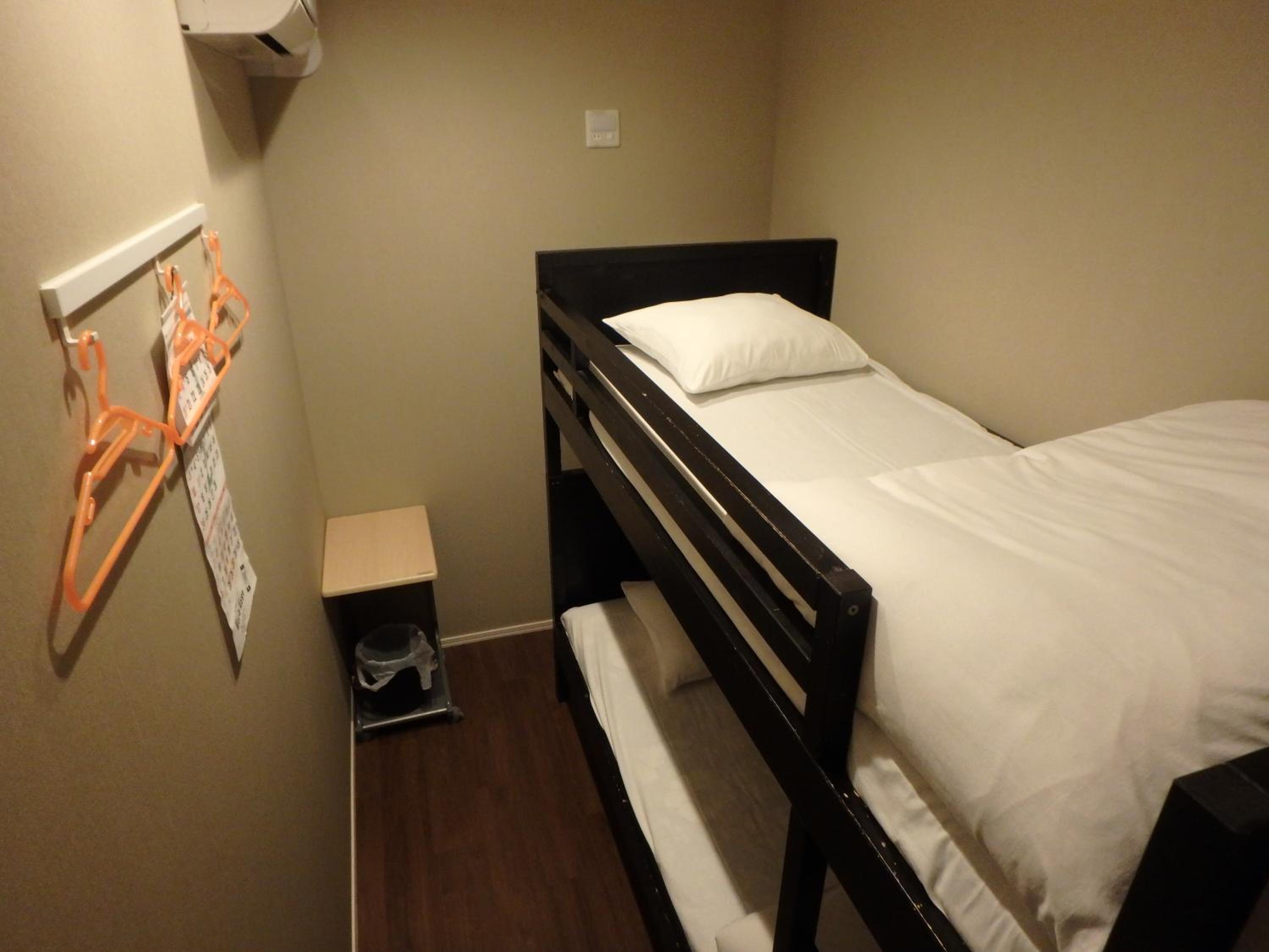 Twin Room with Shared Bathroom photo 1