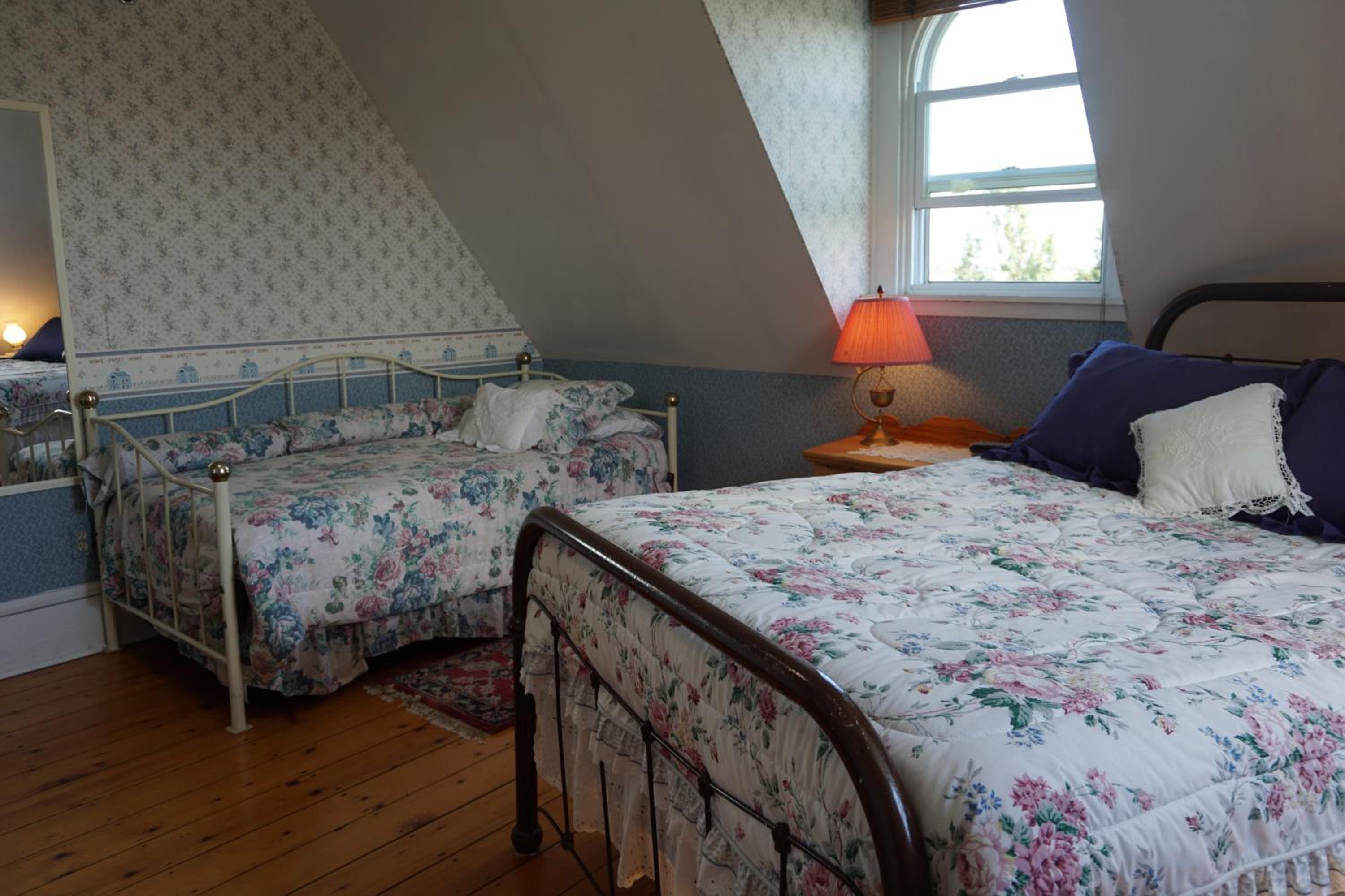Deluxe Family Suite photo 3