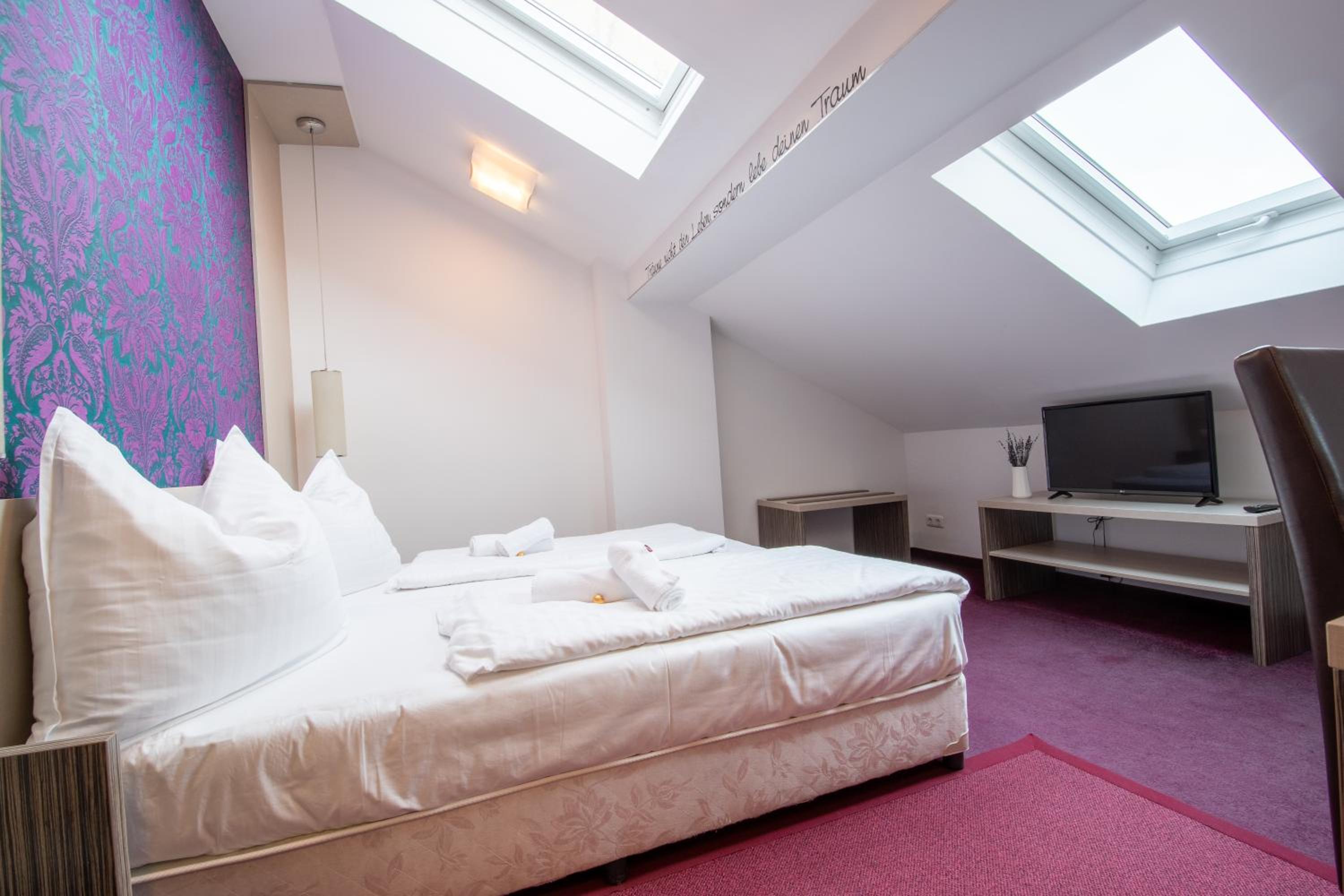 Economy Double Room photo 3