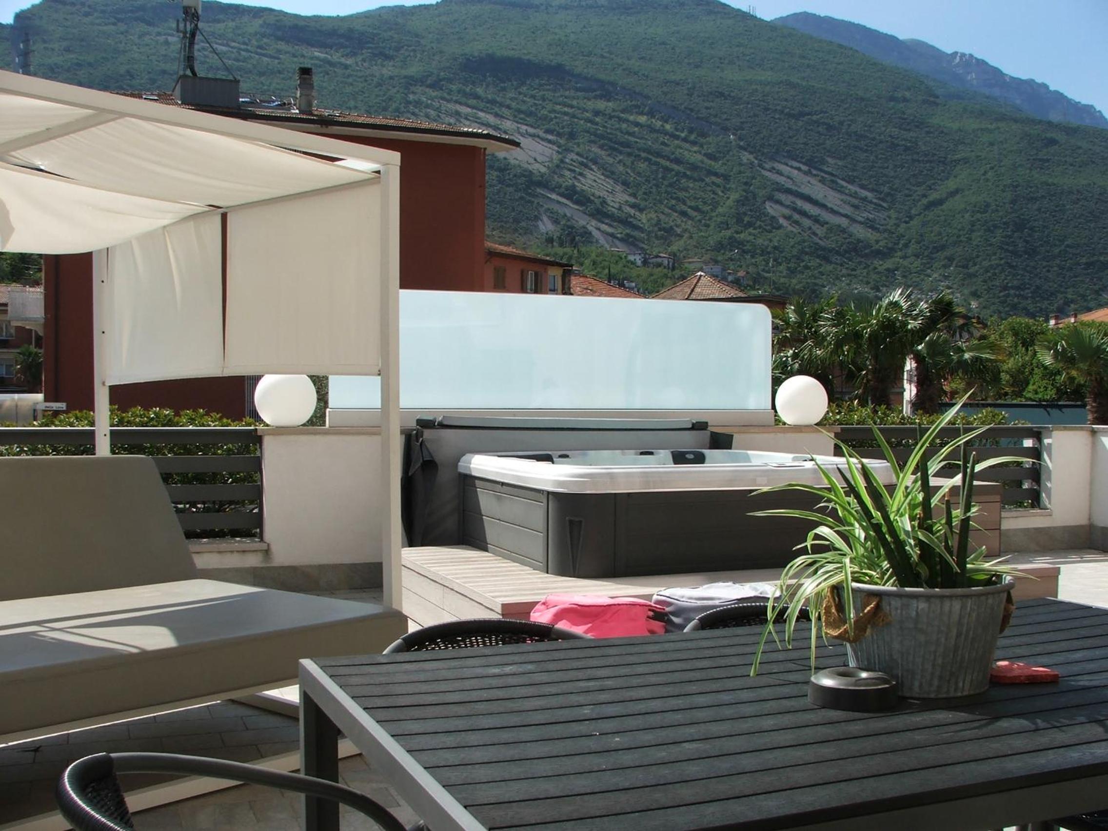 Superior Apartment with jacuzzi photo 3