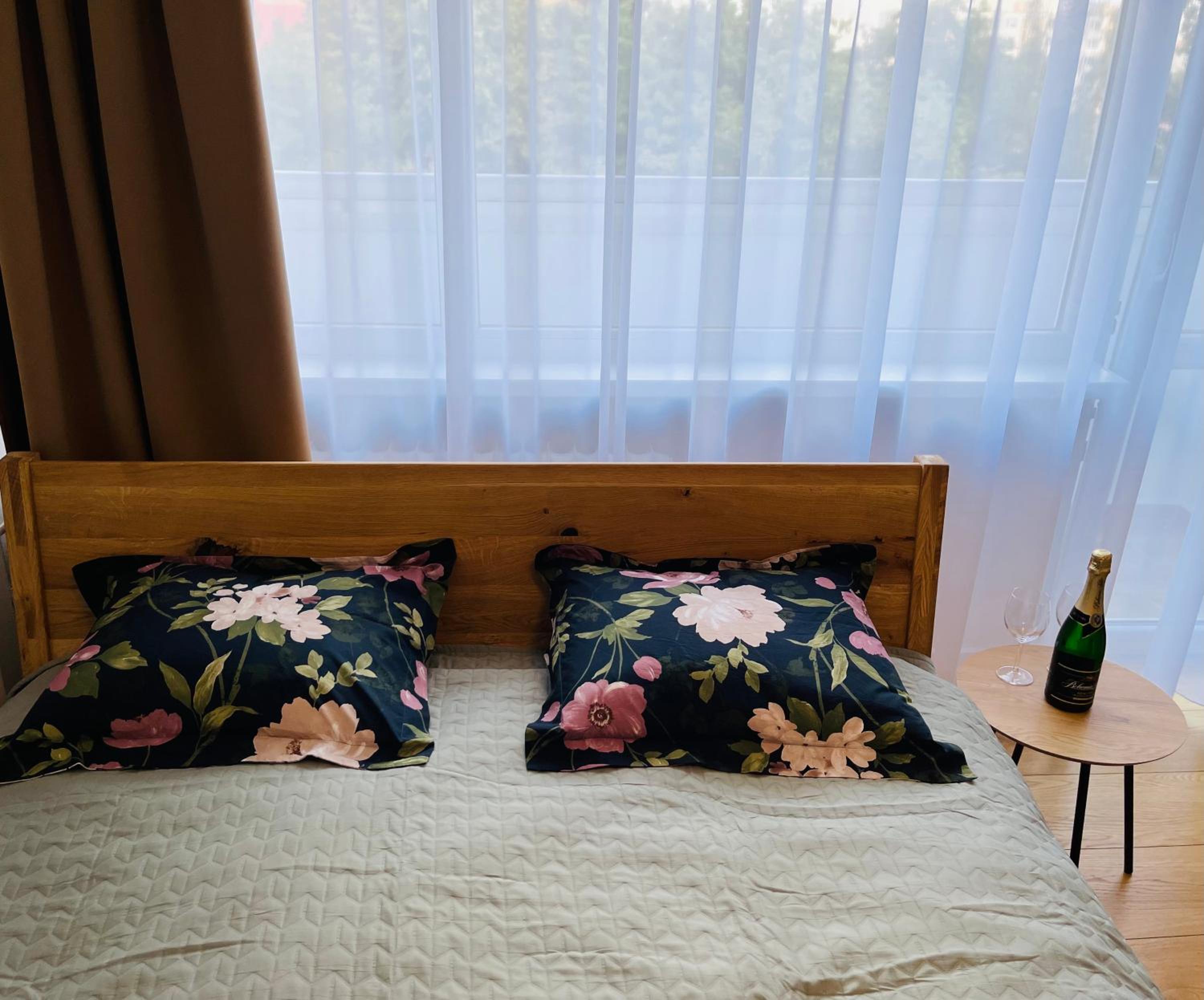 One-Bedroom Apartment - Photo 4