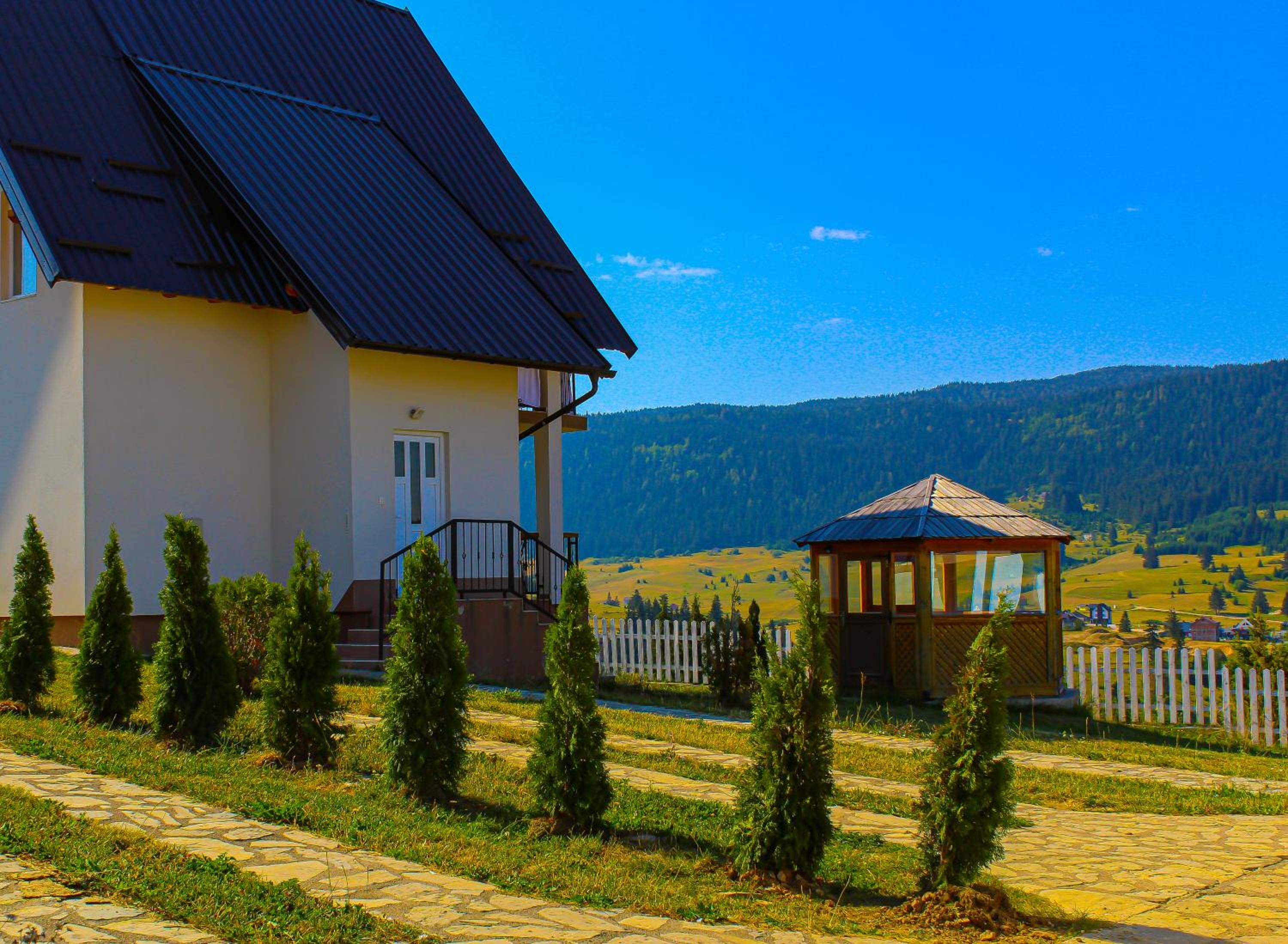 Villa photo 2