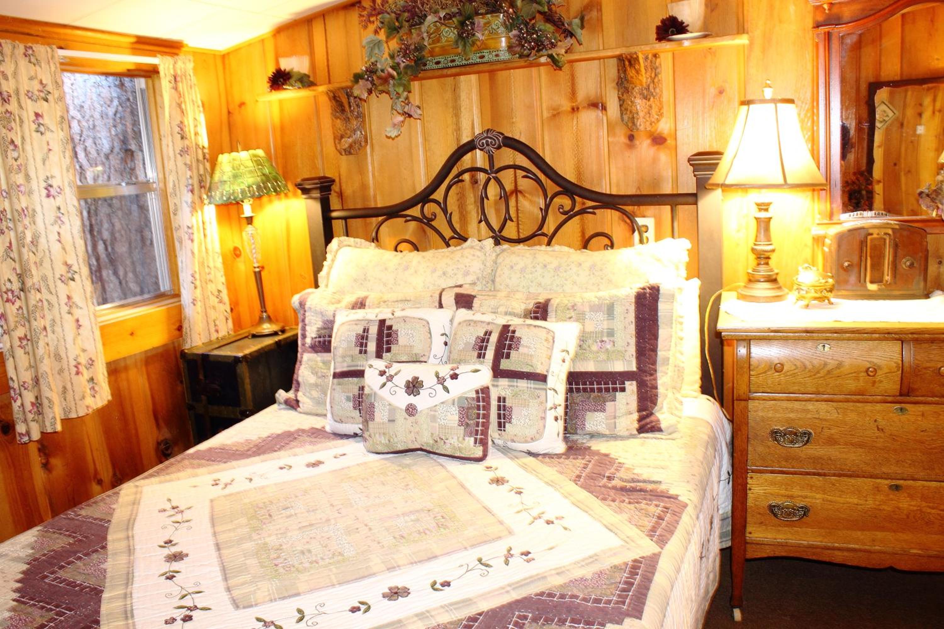 The Antique Cabin 7