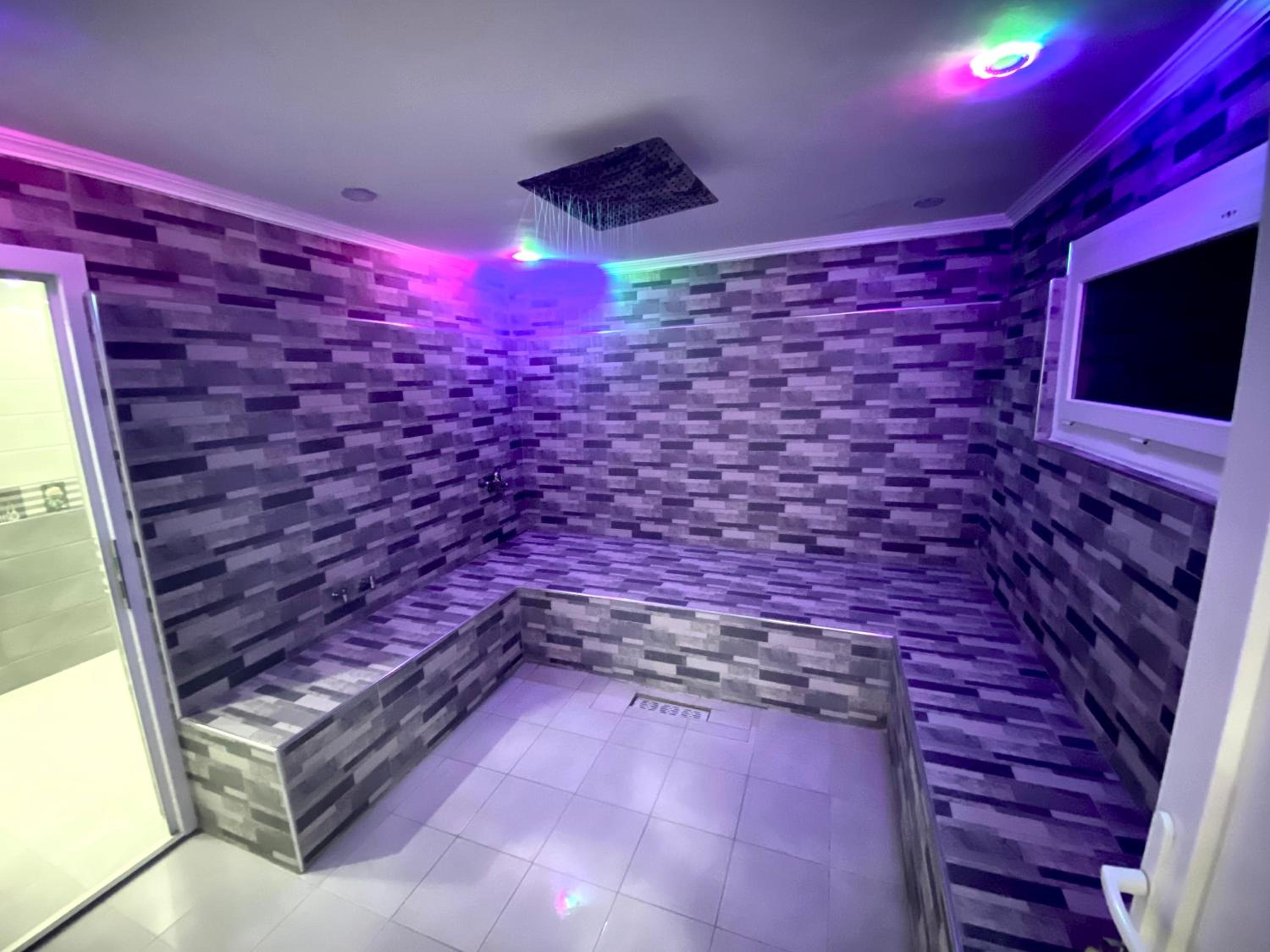 Three-Bedroom House - Photo 13