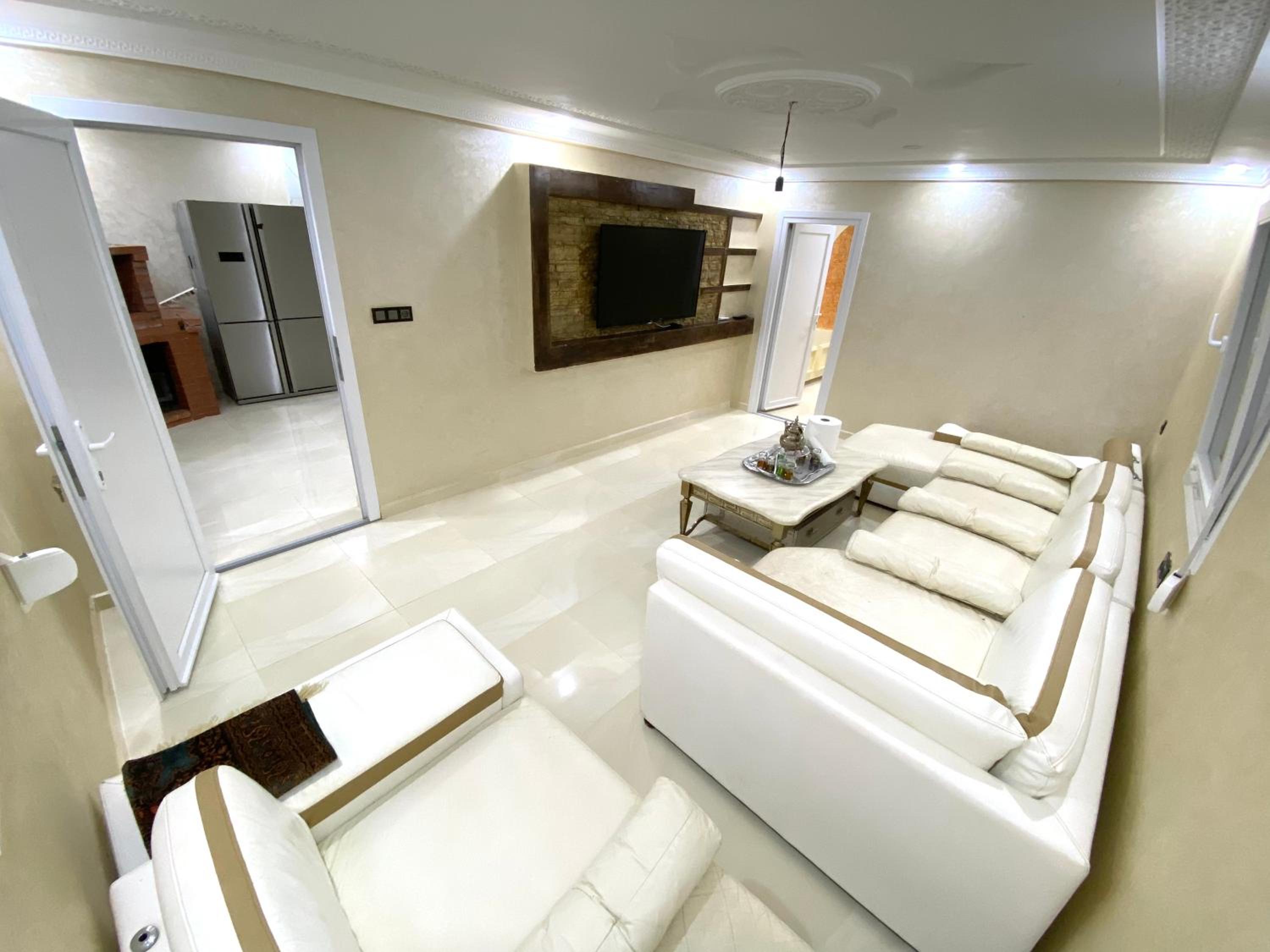 Three-Bedroom House - Photo 9