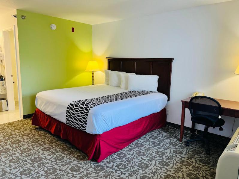 Standard King Room