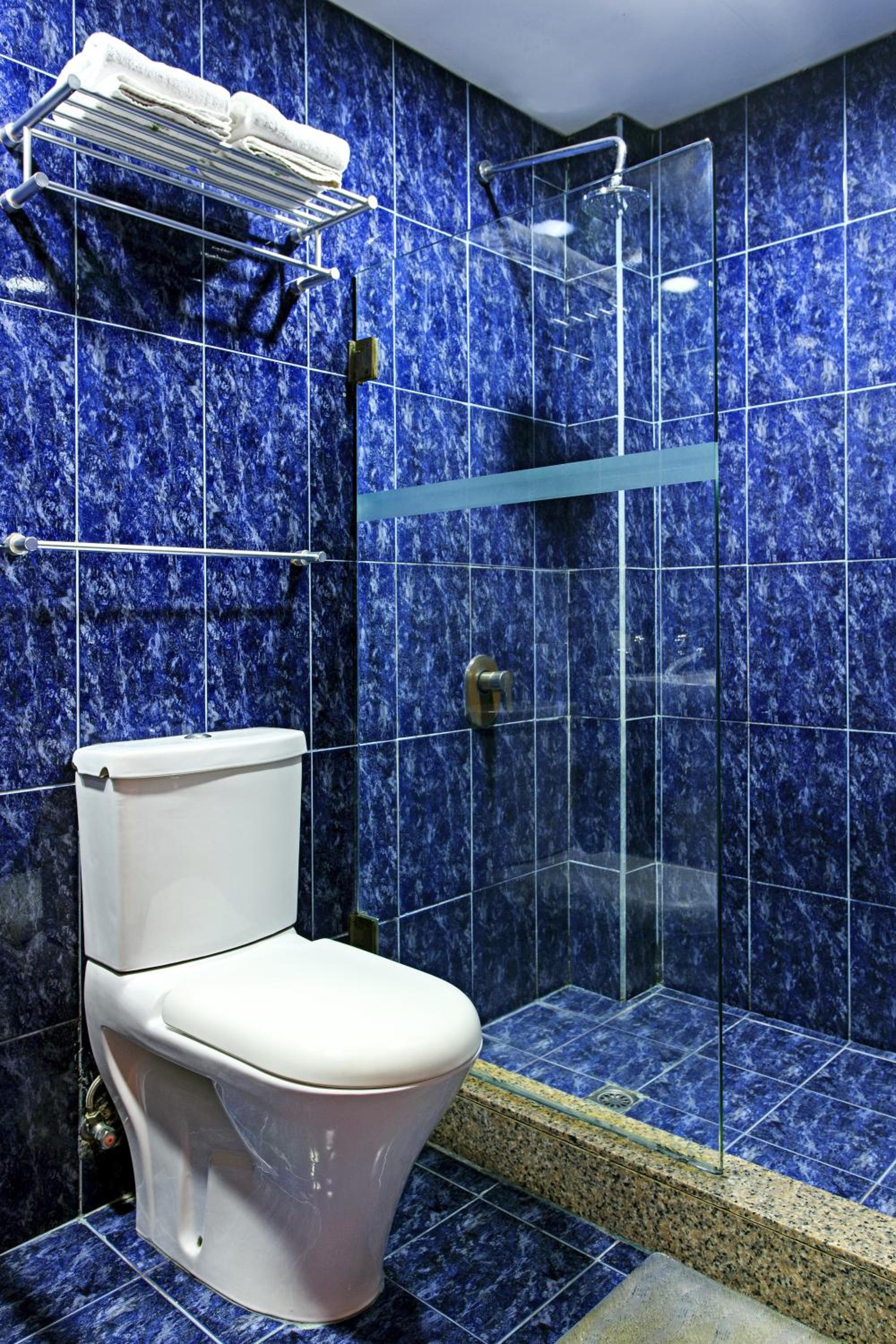 Standard Twin Room - Photo 2