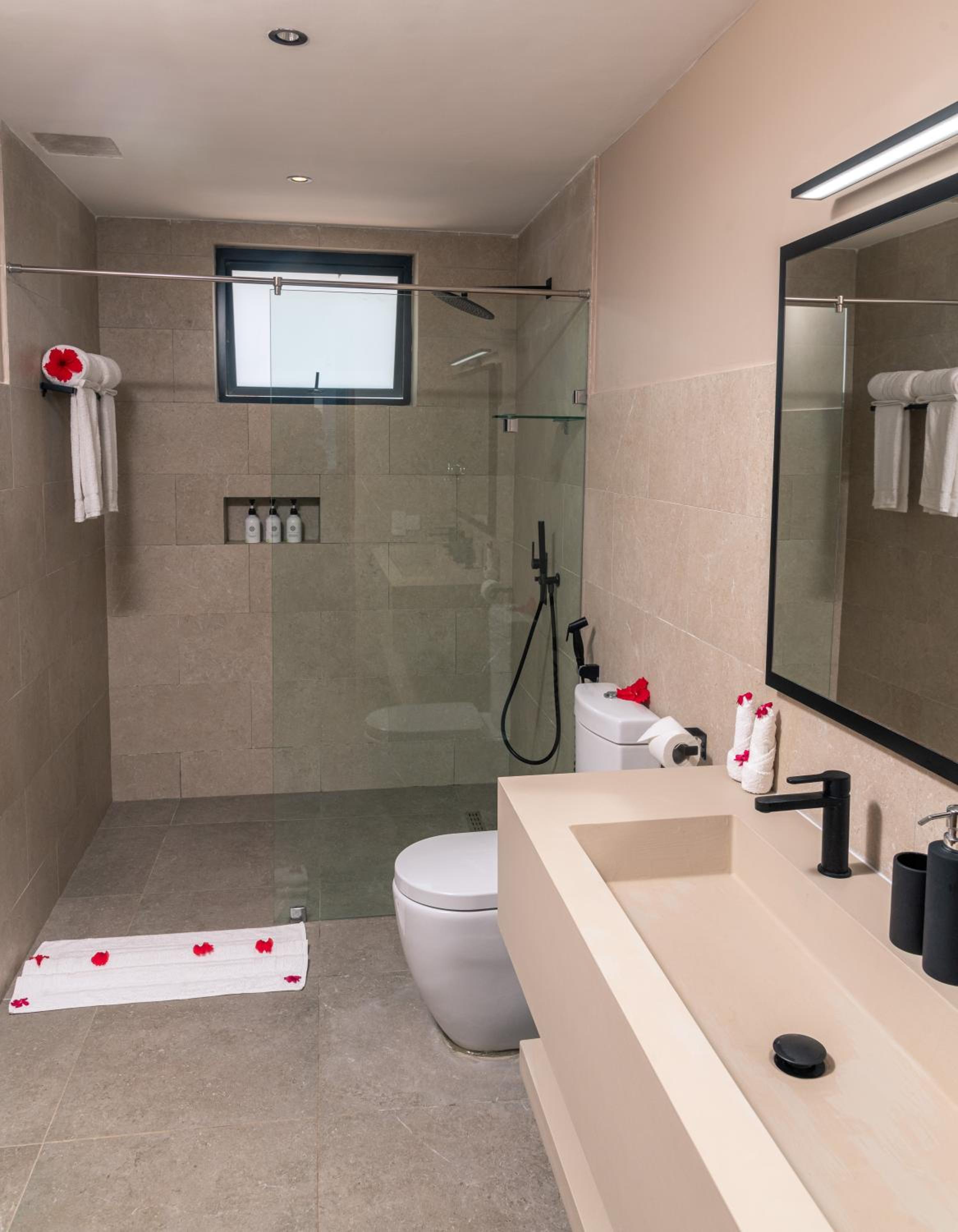 King Room with Sea View - Photo 25