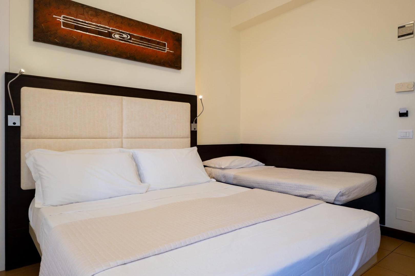 Triple Room with Sea View - Photo 4