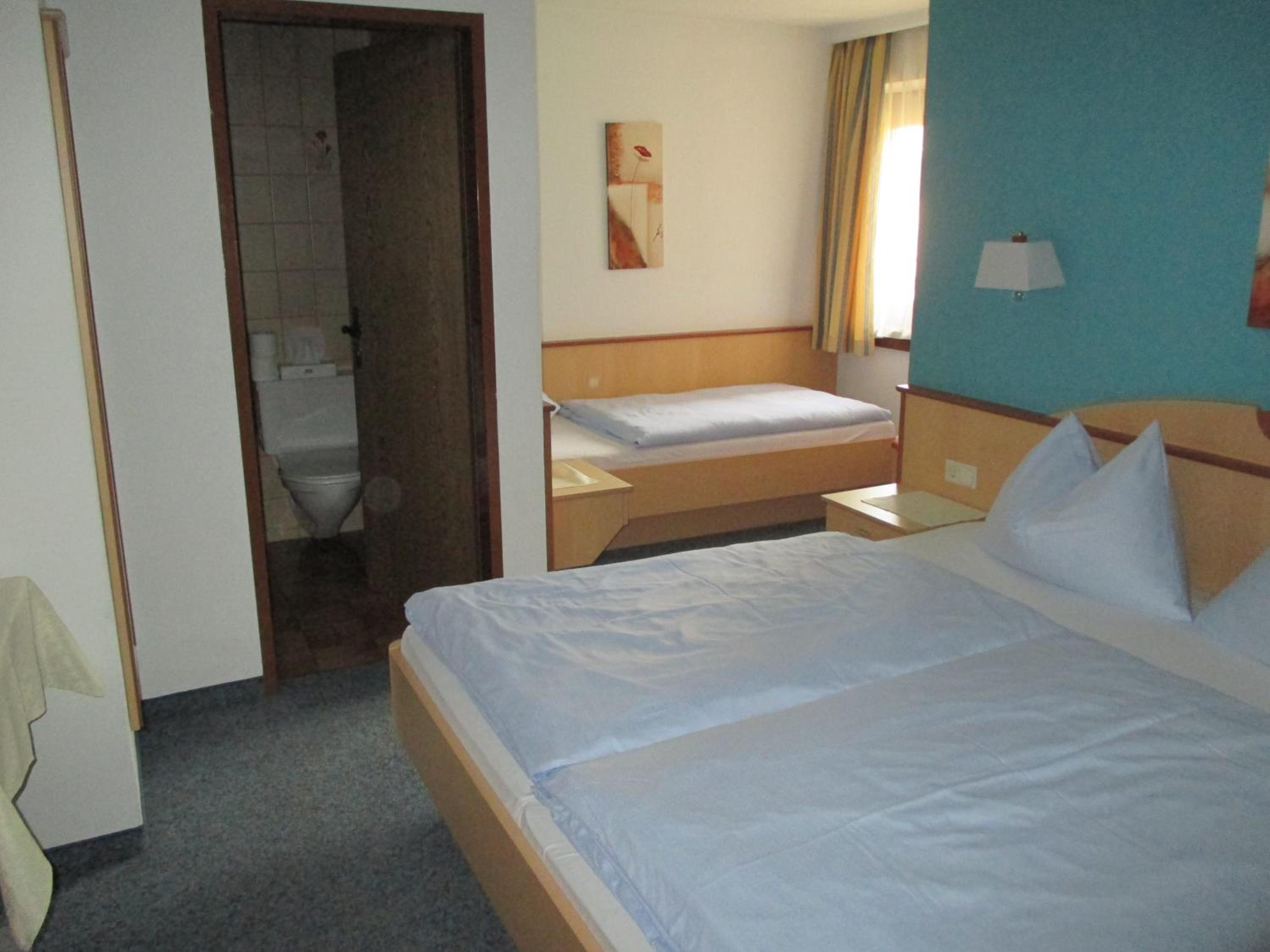 Triple Room with Balcony photo 1