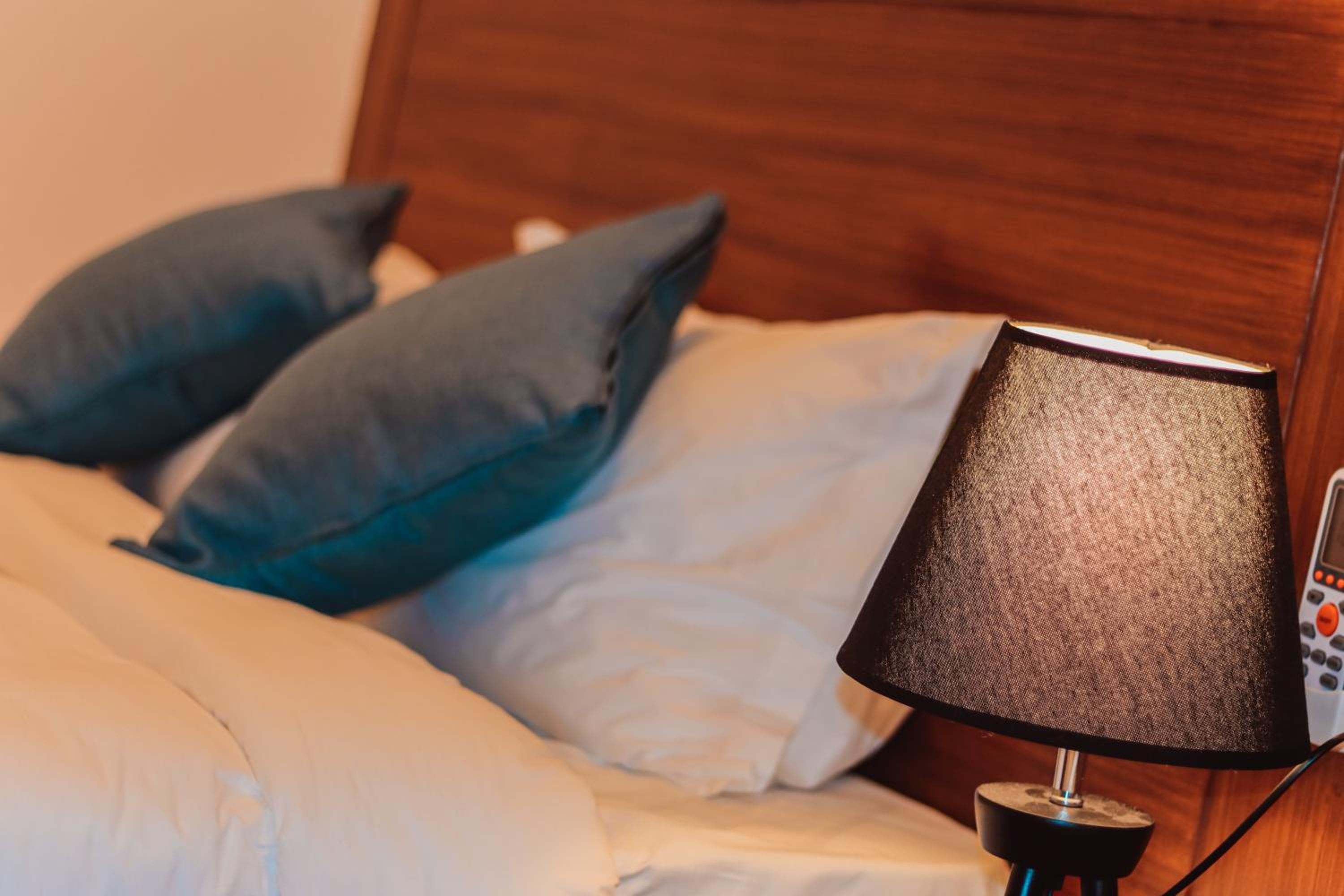 Deluxe Single Room - 10% off on Food & Beverage, 15% off on Laundry, Early check-in & Late check-out by 2 hours photo 2