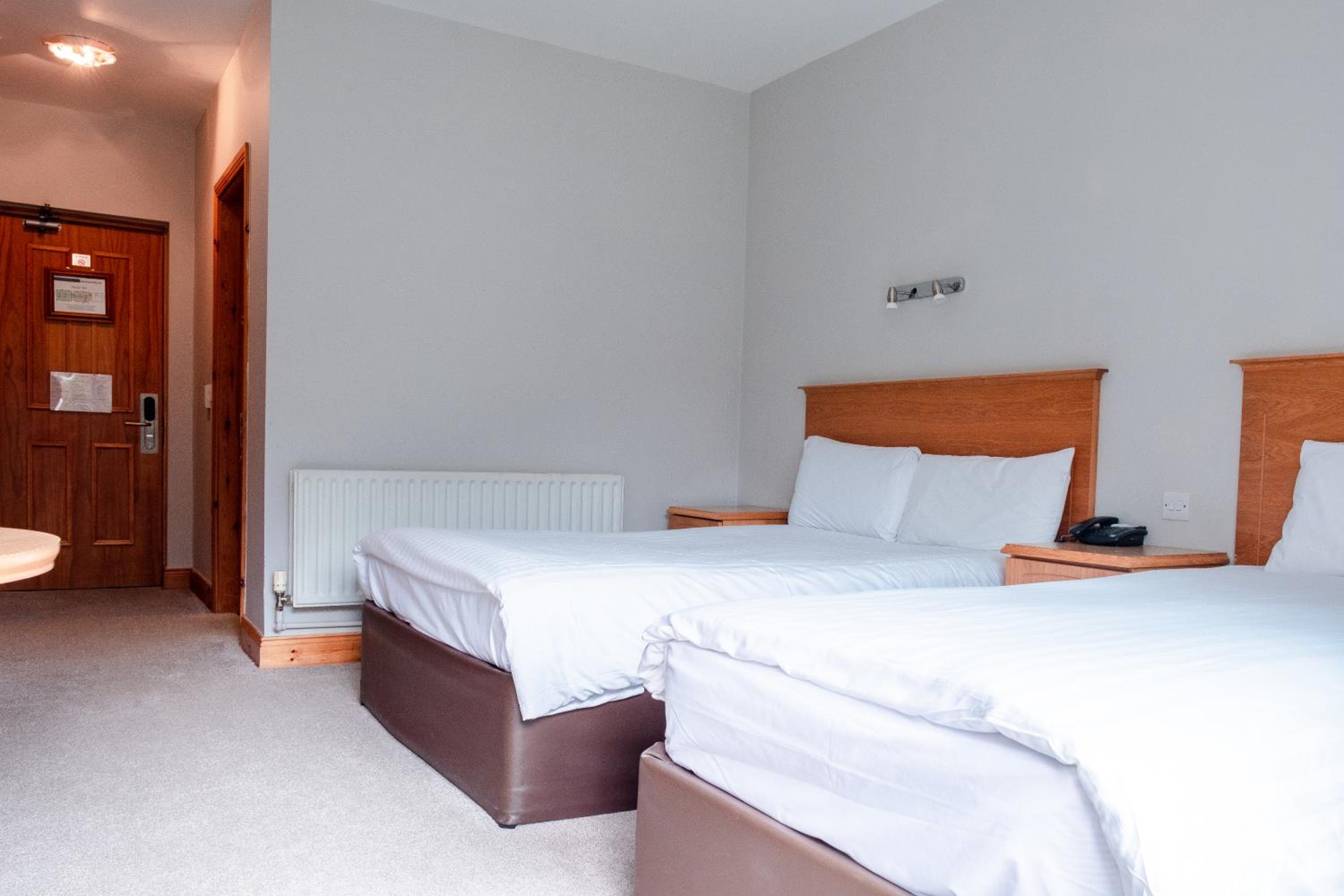Standard Double & Single Room - Photo 7