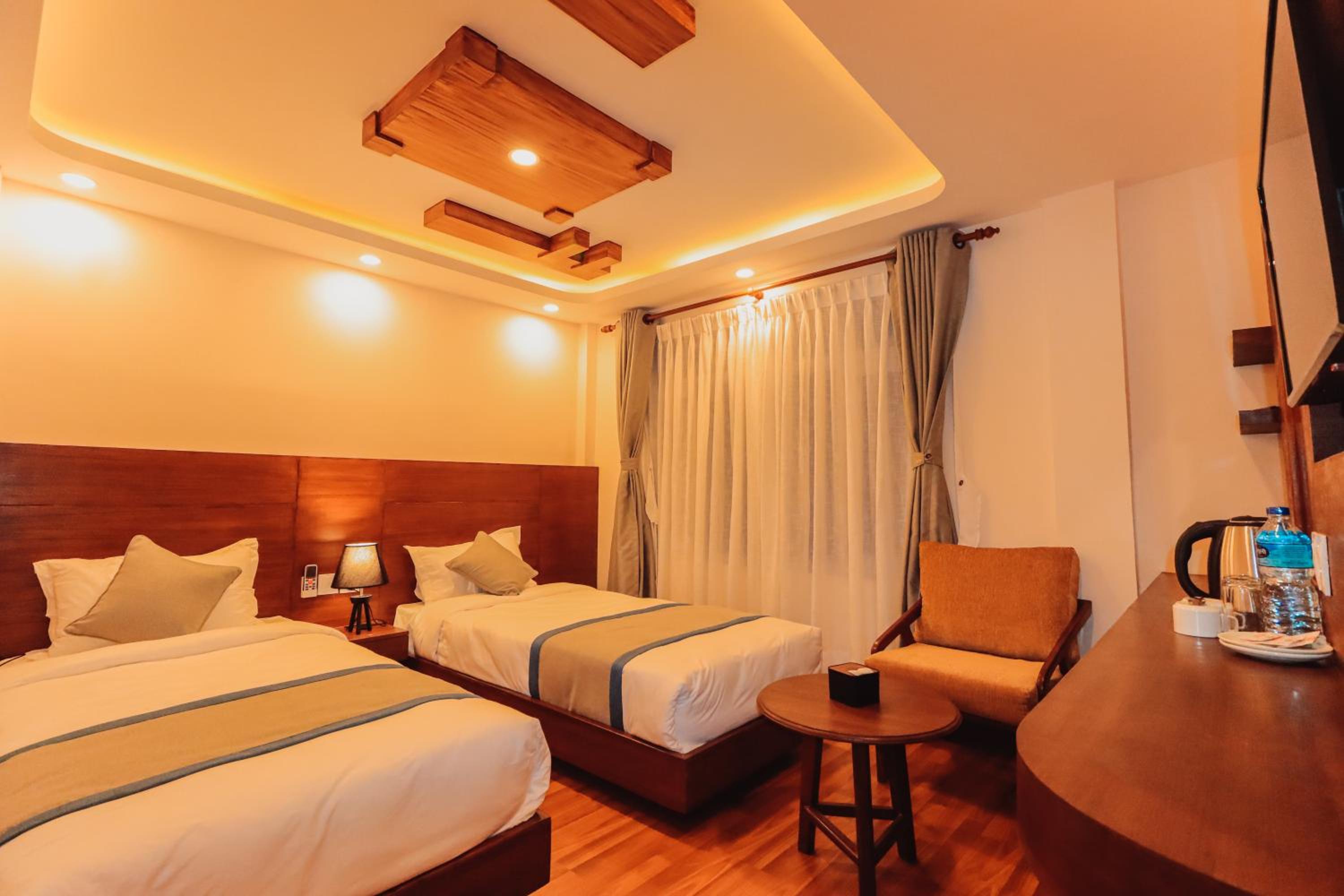 Deluxe Twin Room - 10% off on Food & Beverage, 15% off on Laundry, Early check-in & Late check-out by 2 hours photo 2