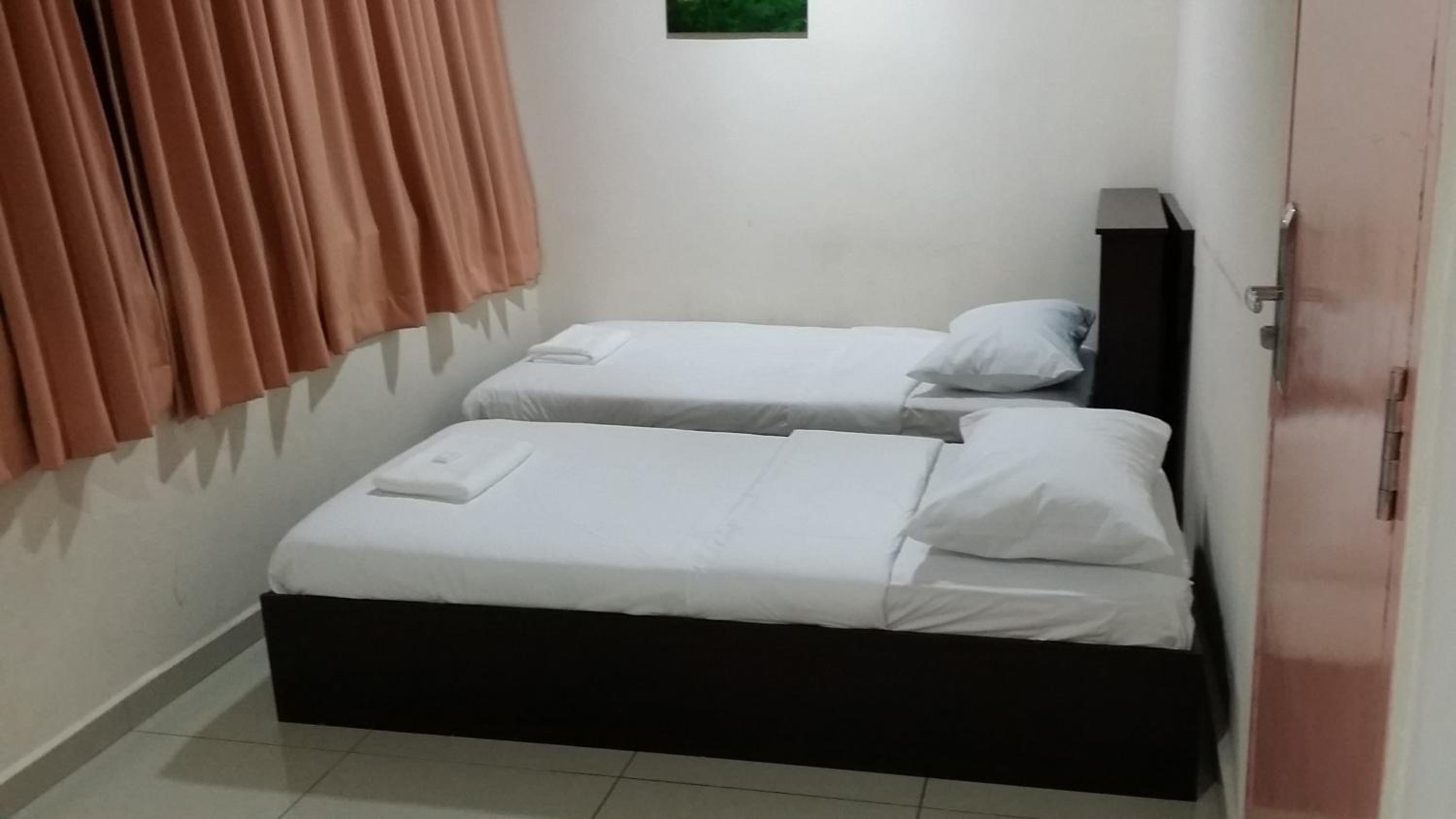 Deluxe Twin Room - Photo 2