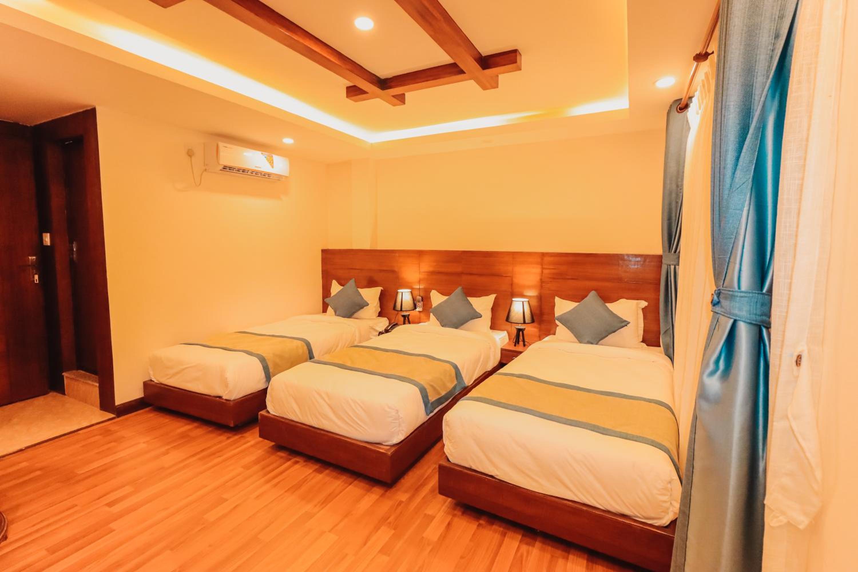 Deluxe Triple Room - 10% off on Food & Beverage, 15% off on Laundry, Early check-in & Late check-out by 2 hours photo 3