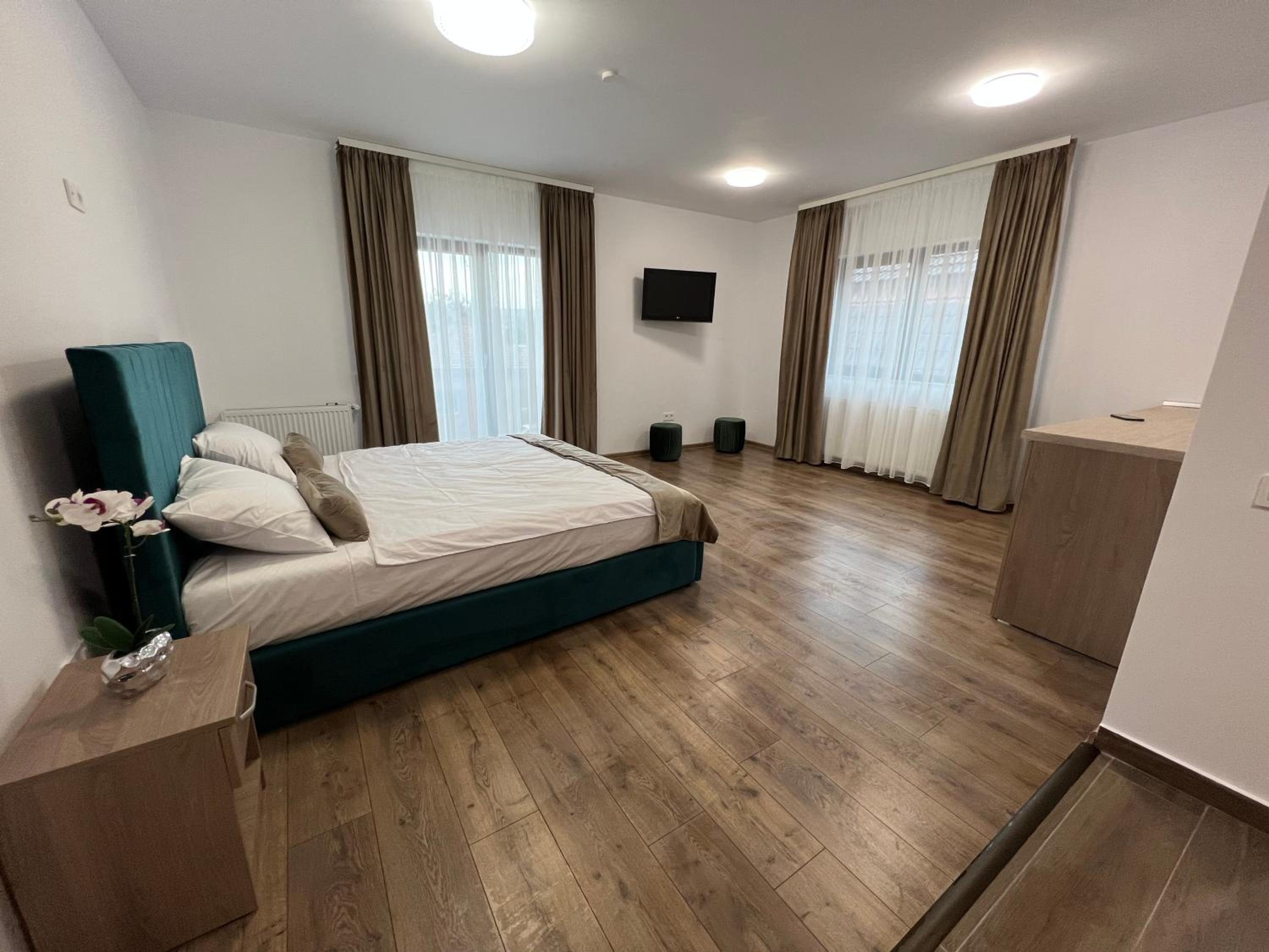 One-Bedroom Apartment - Photo 3