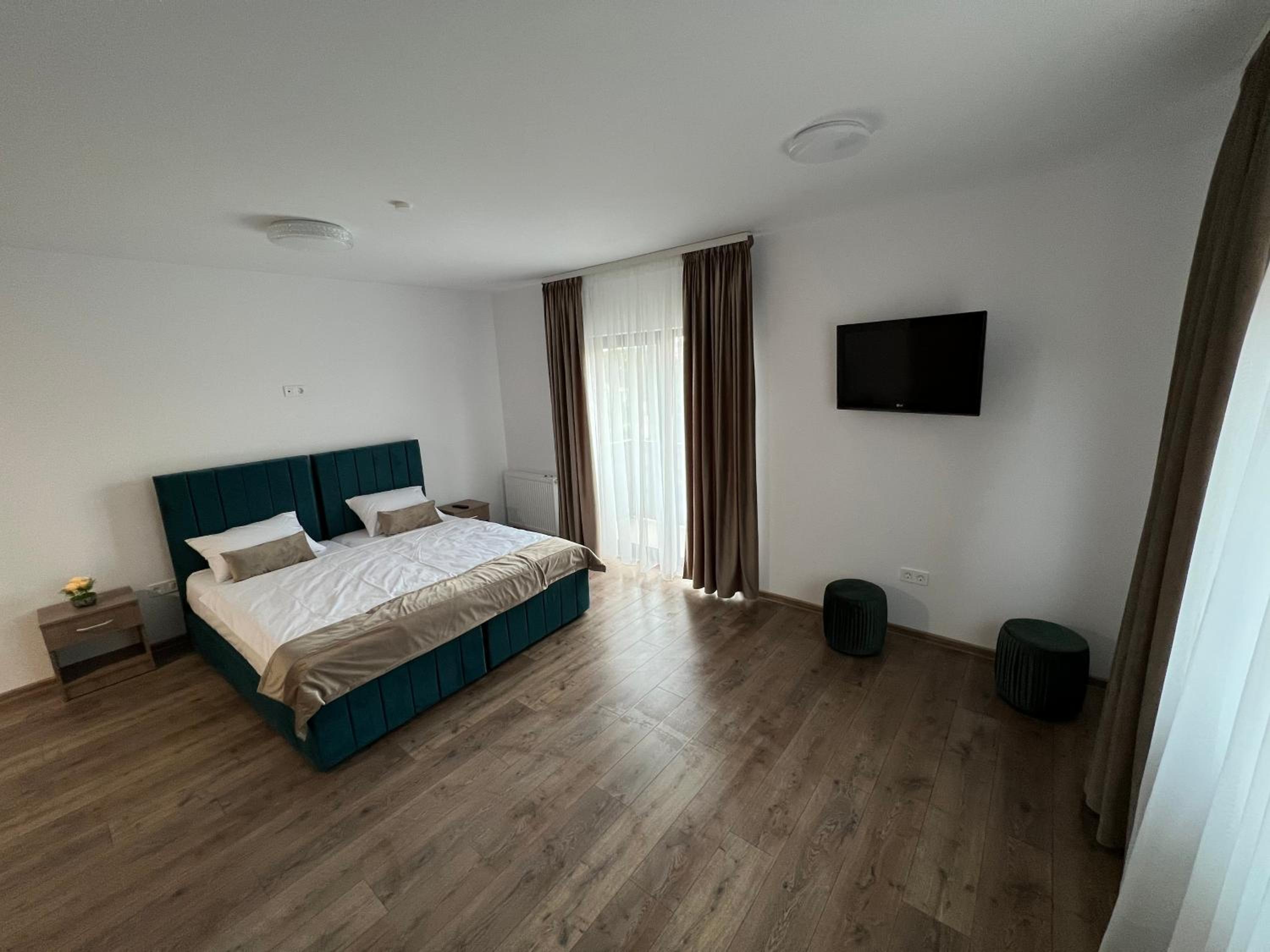 One-Bedroom Apartment - Photo 7