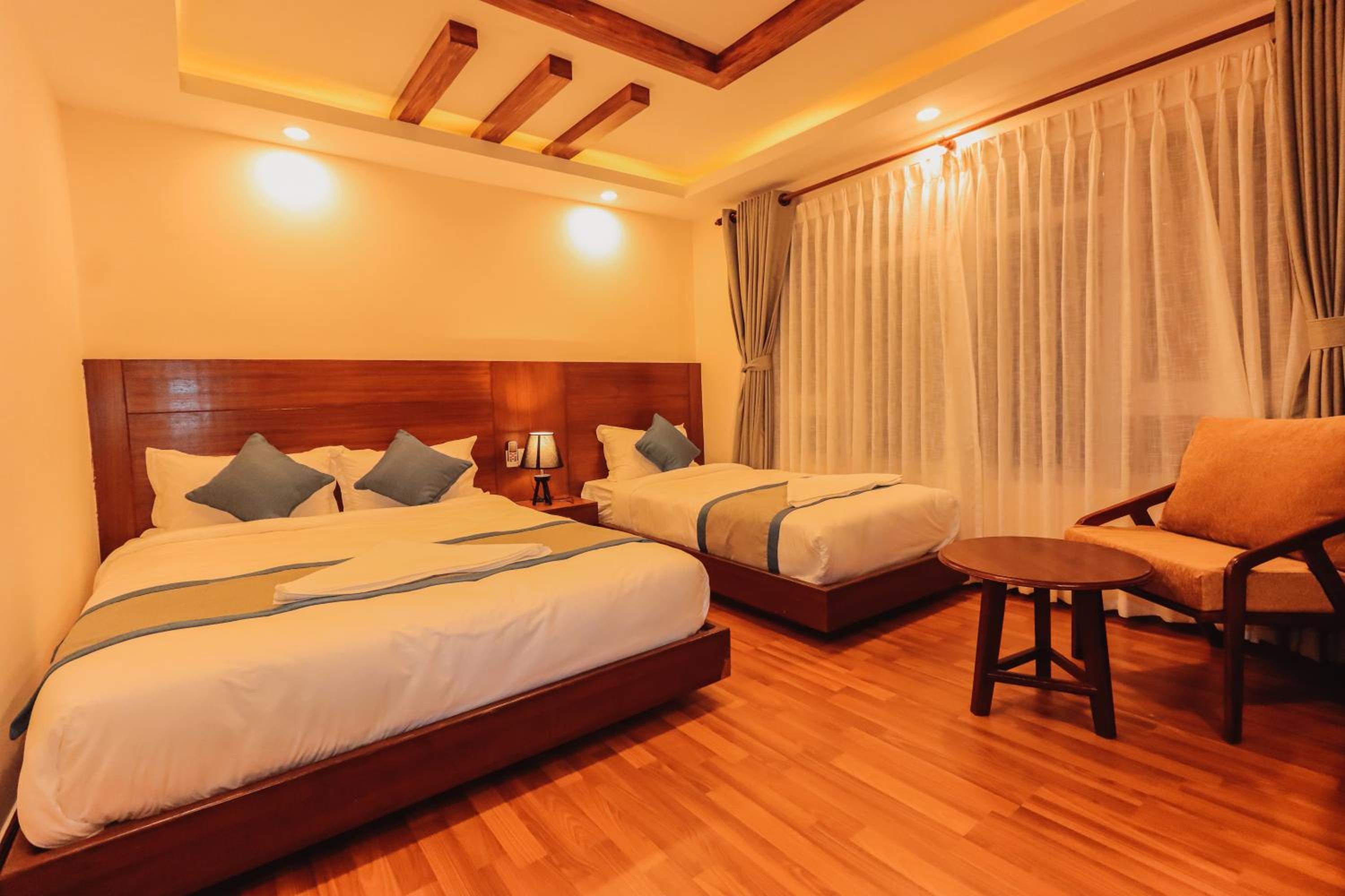 Deluxe Family Room - 10% off on Food & Beverage, 15% off on Laundry, Early check-in & Late check-out by 2 hours photo 2