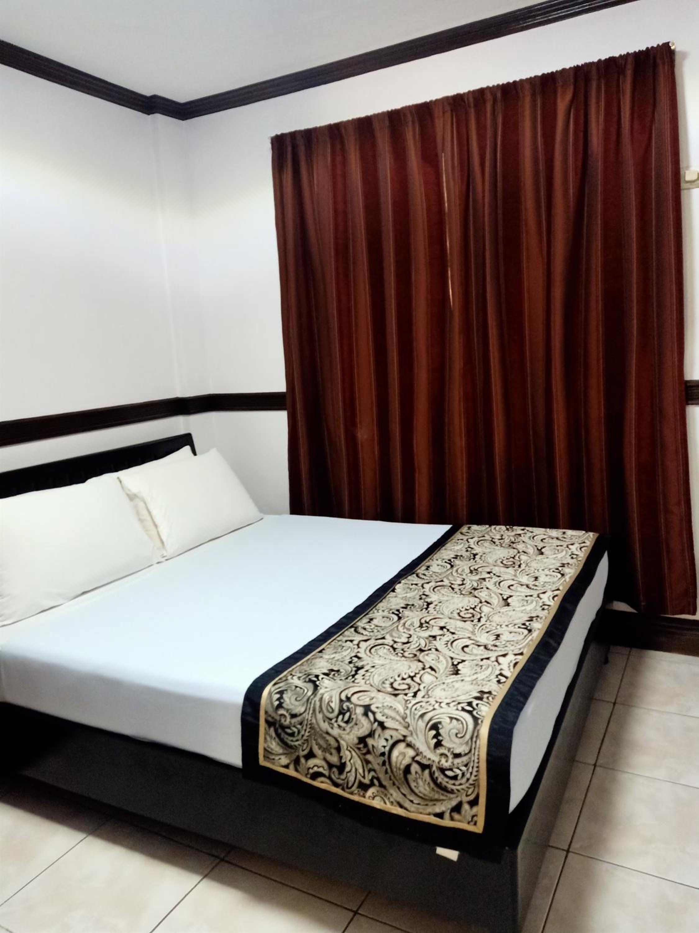 Standard Double Room - Photo 7