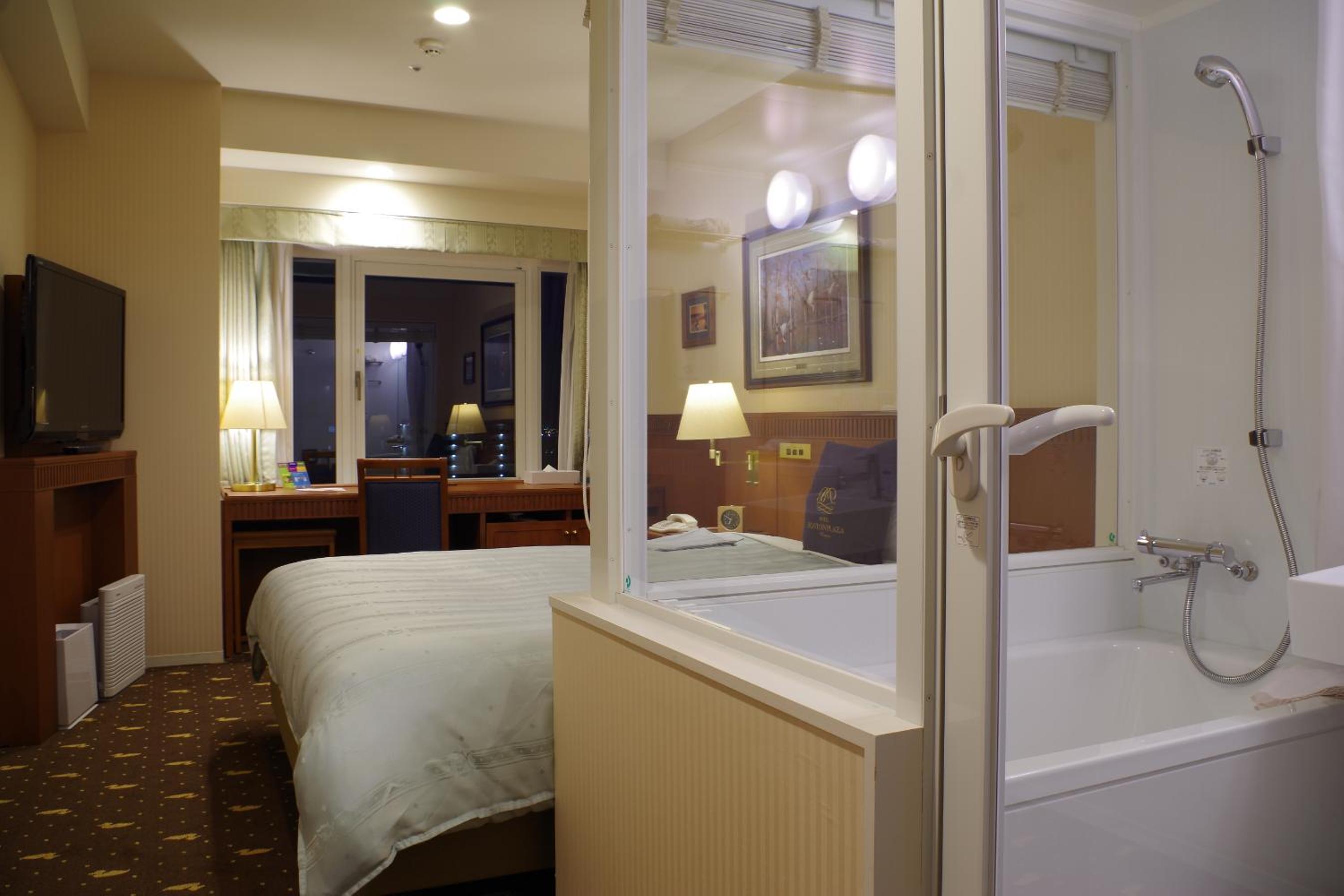 Double Room With See-Through Bath - Smoking