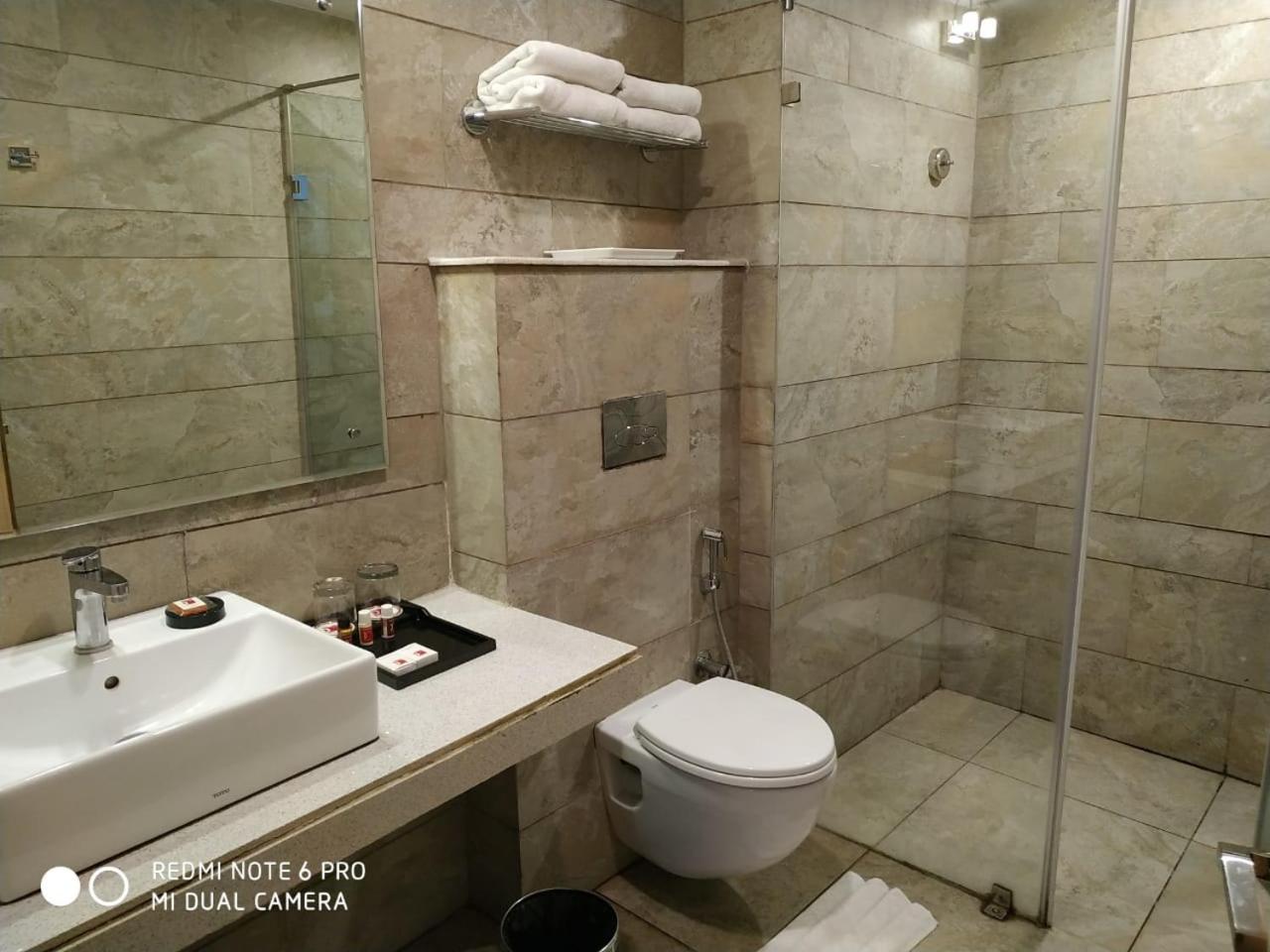 Deluxe Double Room - Photo 10