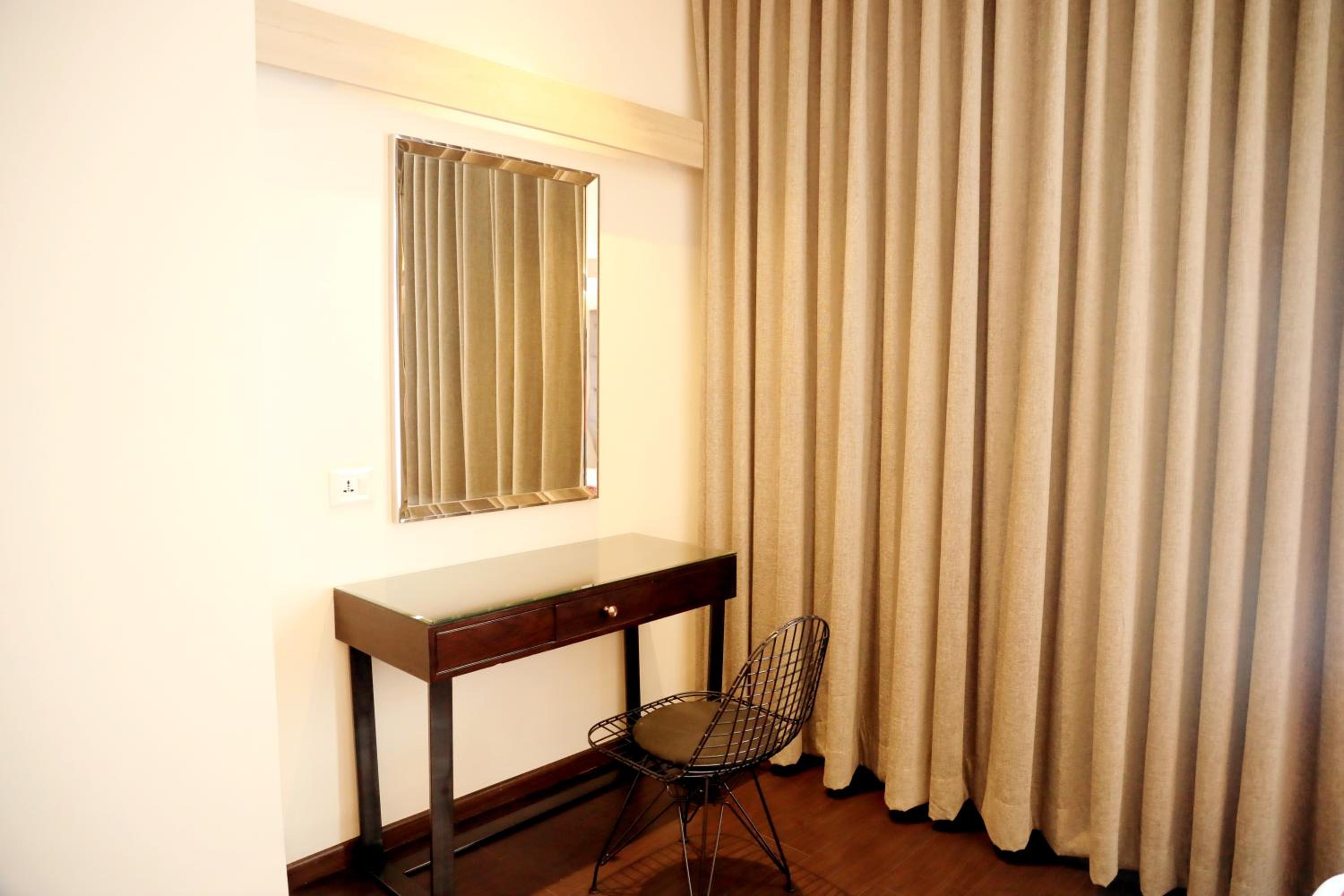 Studio Suite with 10% off on Food & Beverages with a-la-carte selection , 10% Off on Laundry service for upto 2 clothing item(s) - Photo 1