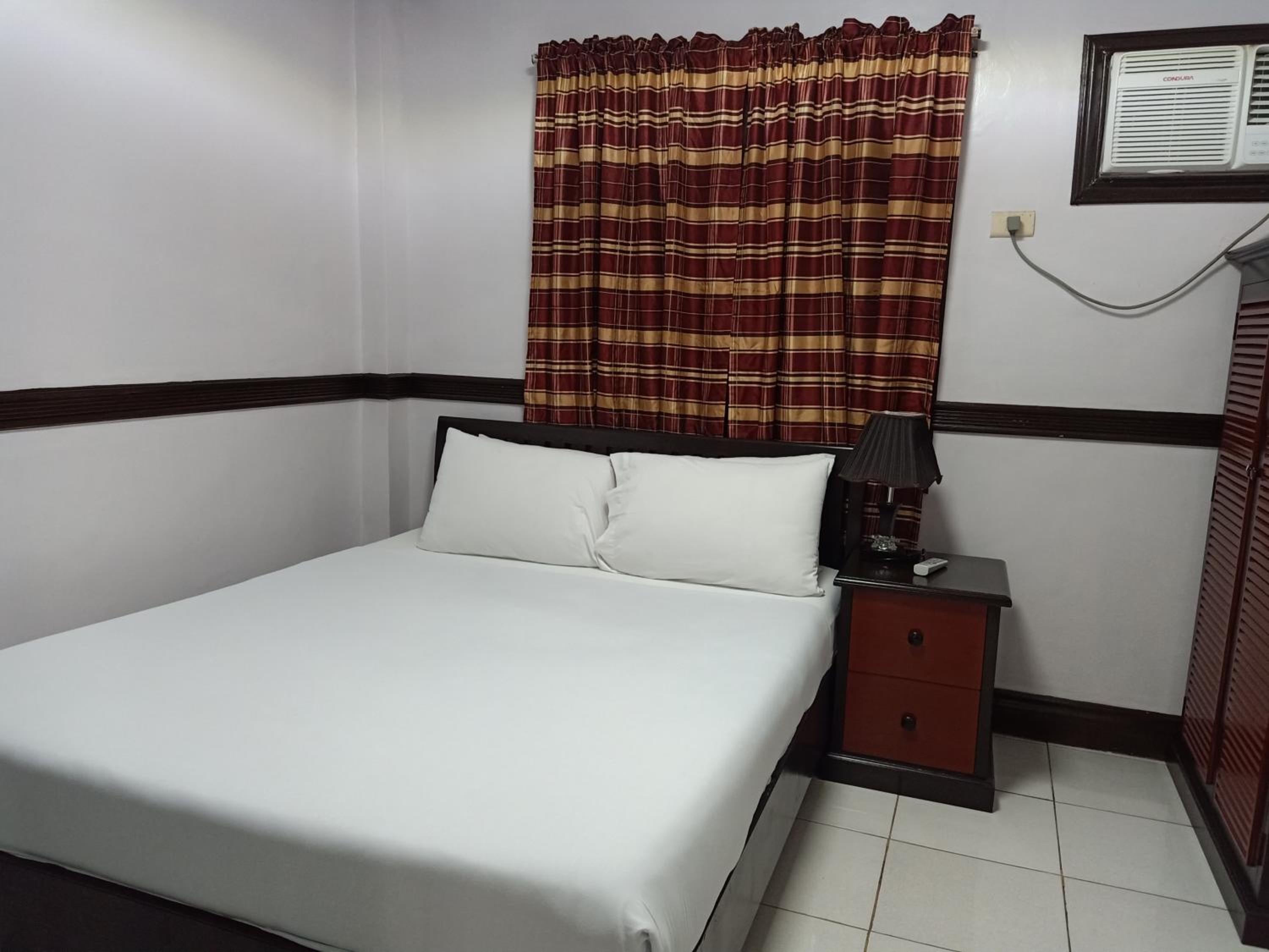 Economy Double Room photo 2