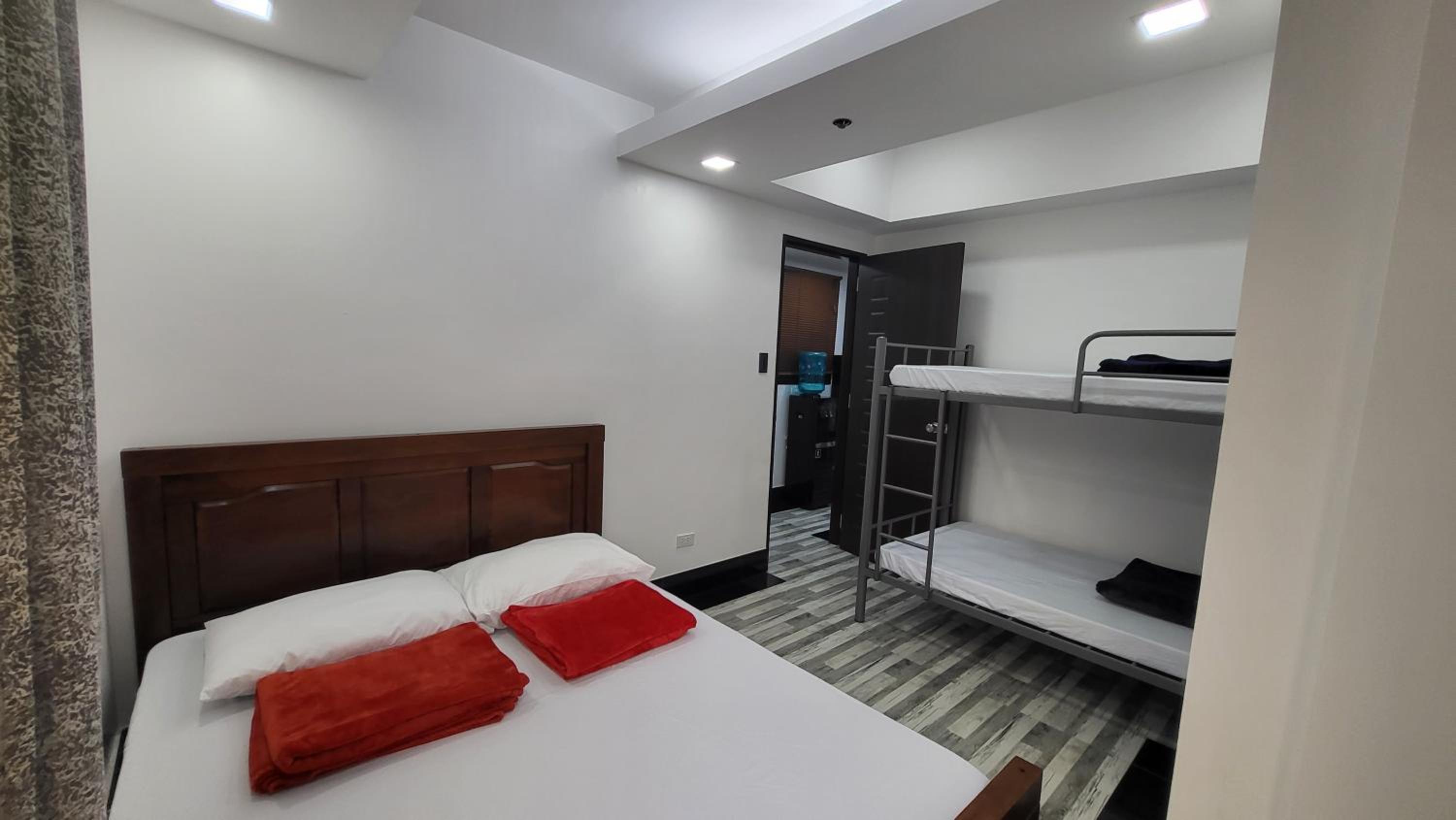 Three-Bedroom Apartment - Photo 14