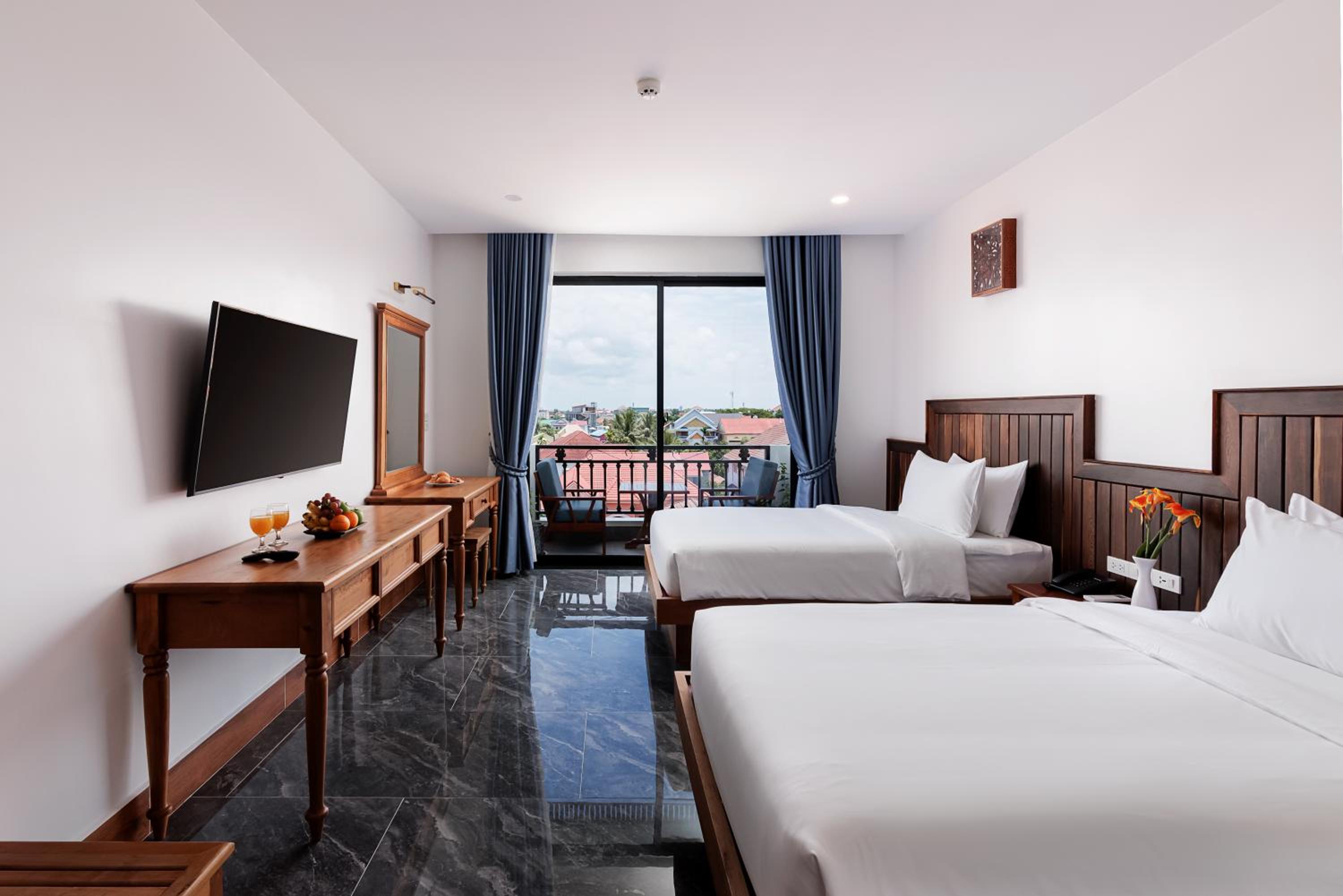 Deluxe Twin Room with Balcony - Photo 1