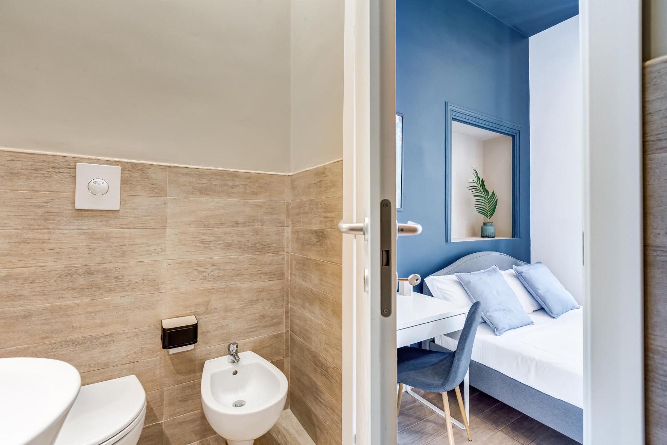 Double Room with Private Bathroom photo 2